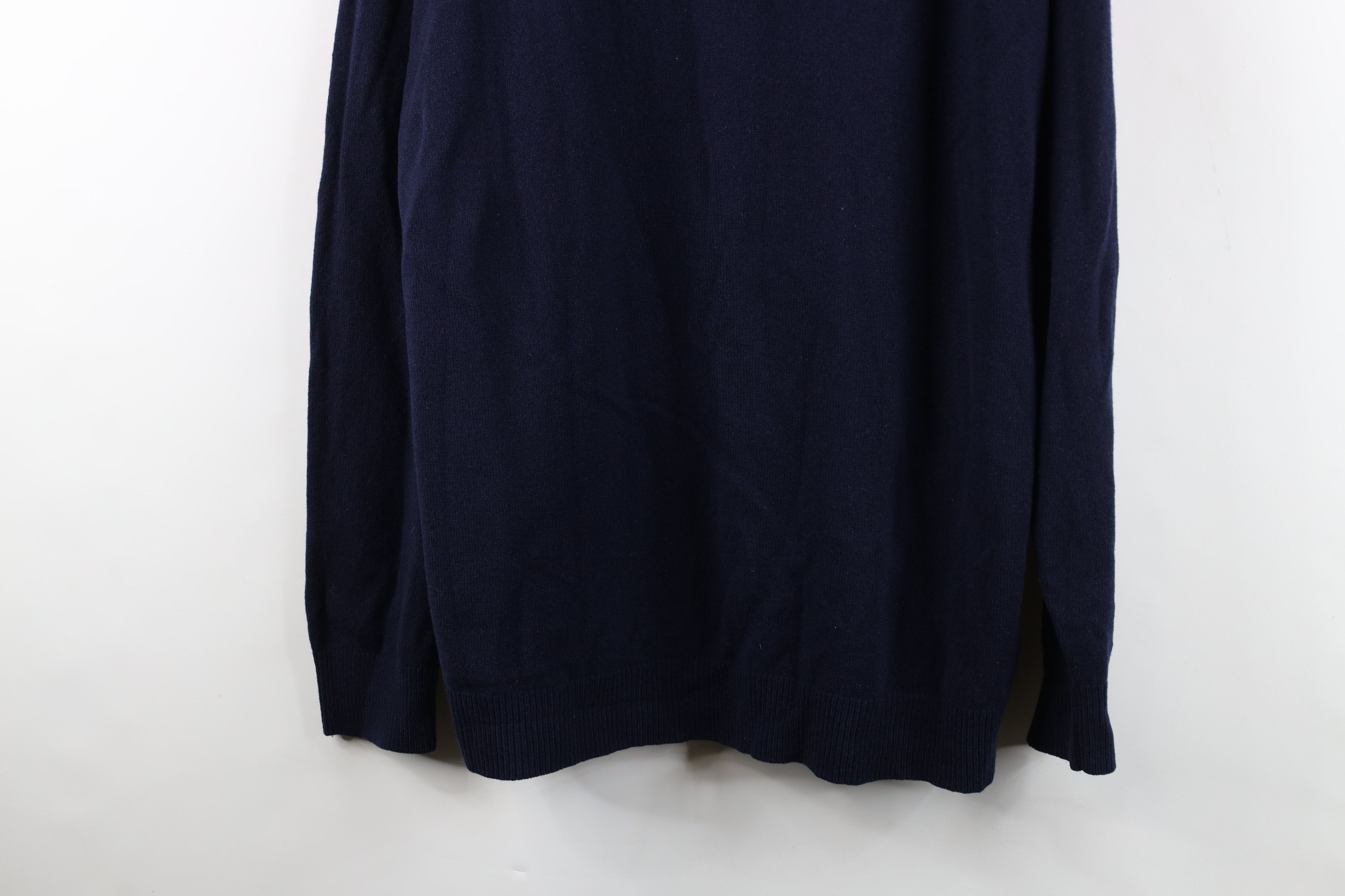 L.L. Bean Vintage 90s LL Bean Knit Crewneck Sweater Navy Blue Size US XXL / EU 58 / 5 - 3 Thumbnail
