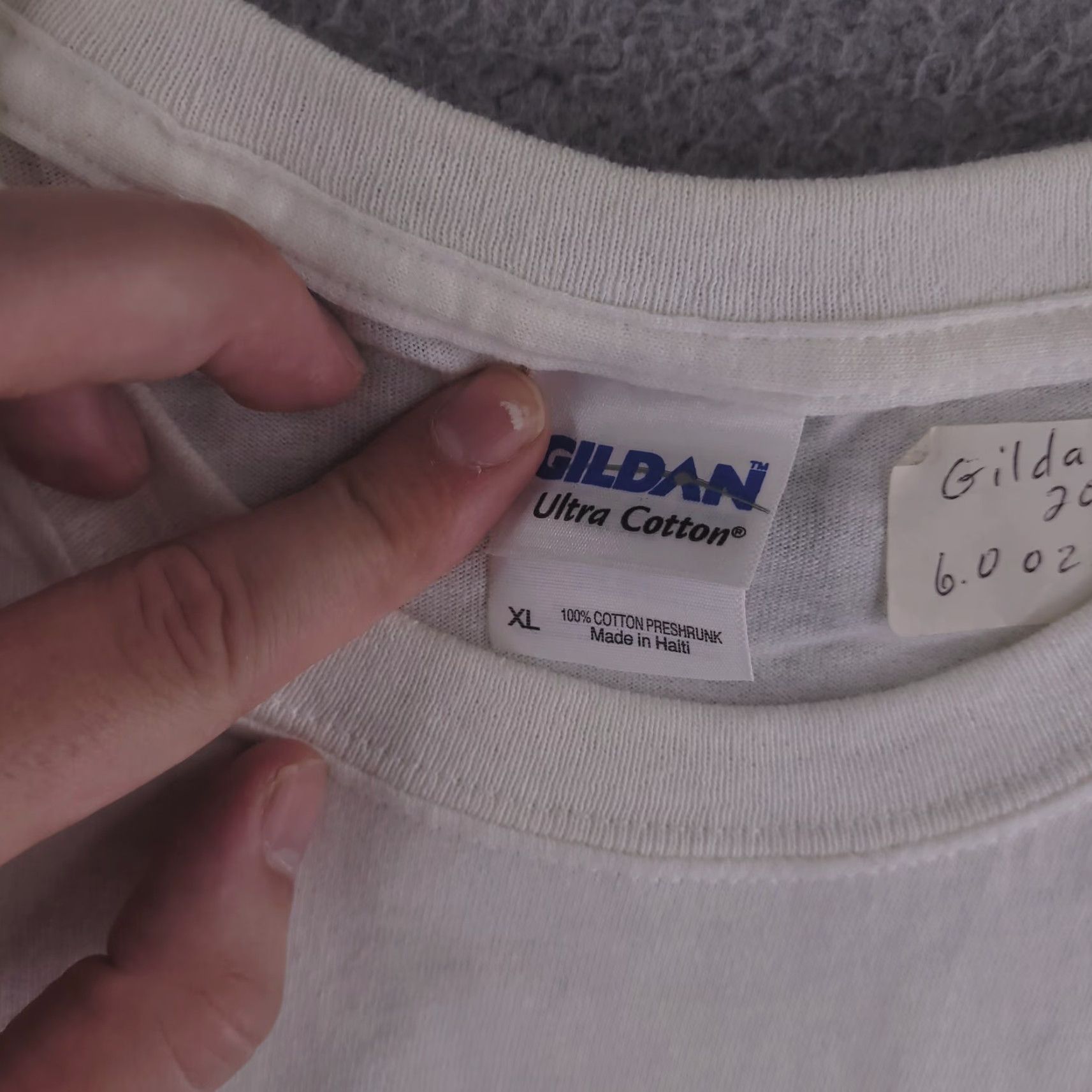 Gildan VINTAGE Gildan Shirt Mens XL White Nature Ocean OBX Surf Recycle Mens XL White Nature OBX Surf Size US XL / EU 56 / 4 - 7 Thumbnail