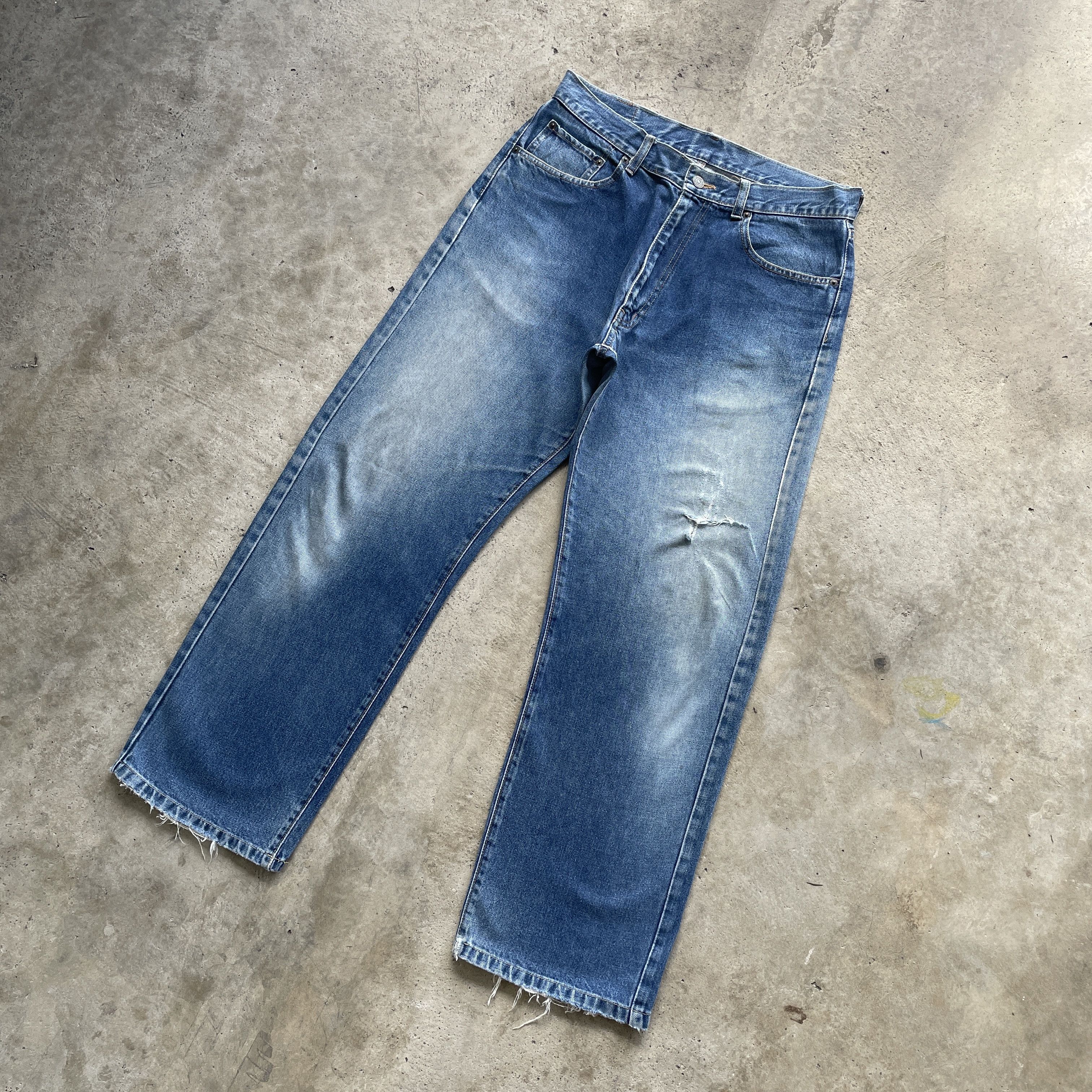 Japanese Brand W32 VINTAGE JAPANESE DISTRESSED JEANS FADED DENIM PANTS Size US 32 / EU 48 - 1 Thumbnail