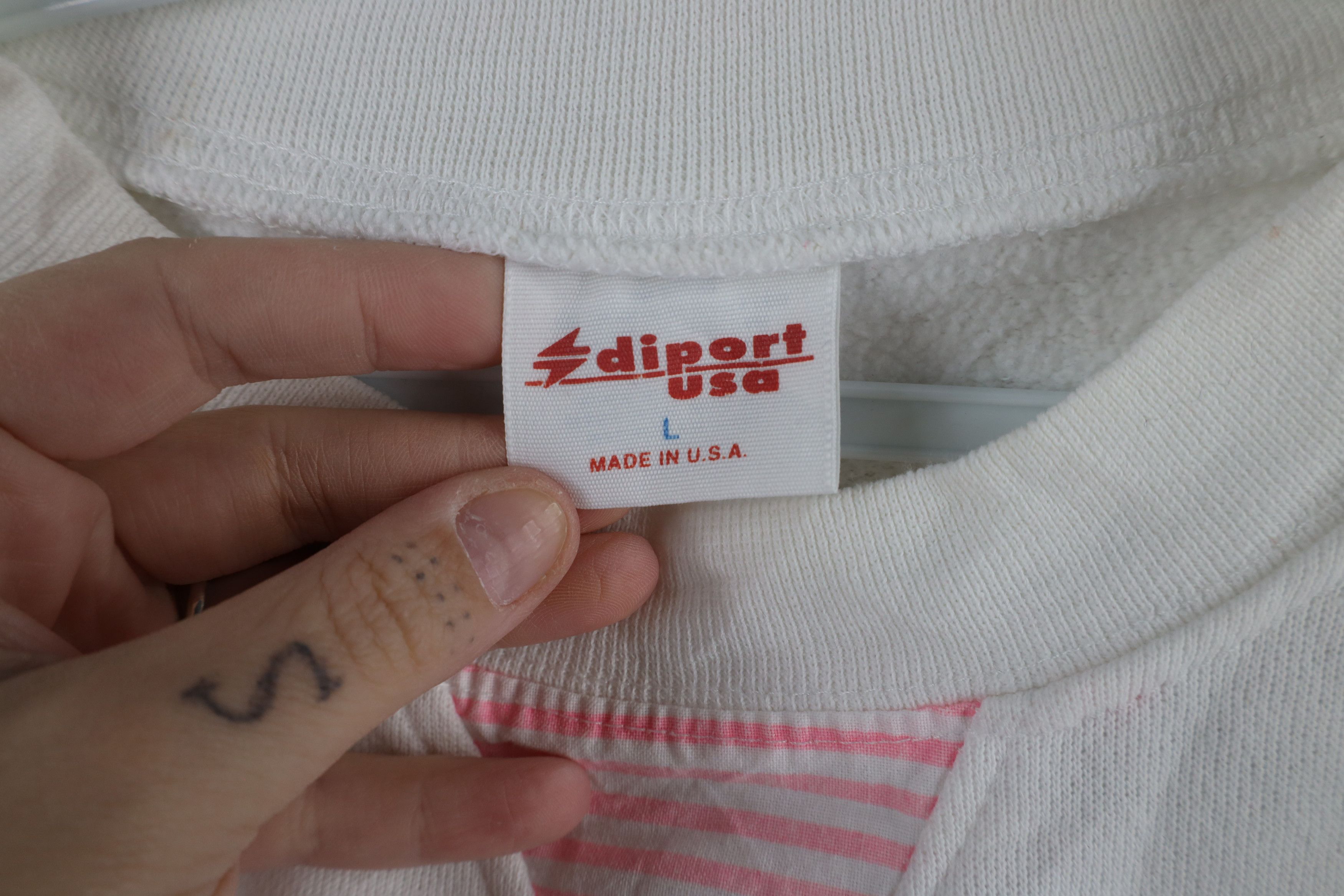 Vintage Vintage 90s Streetwear Spell Out Alaska Canoe Sweatshirt USA Size L / US 10 / IT 46 - 9 Thumbnail