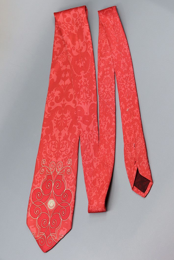 Versace × Vintage Versace Red Baroque Silk Tie with Medusa Emblem Size ONE SIZE - 8 Thumbnail