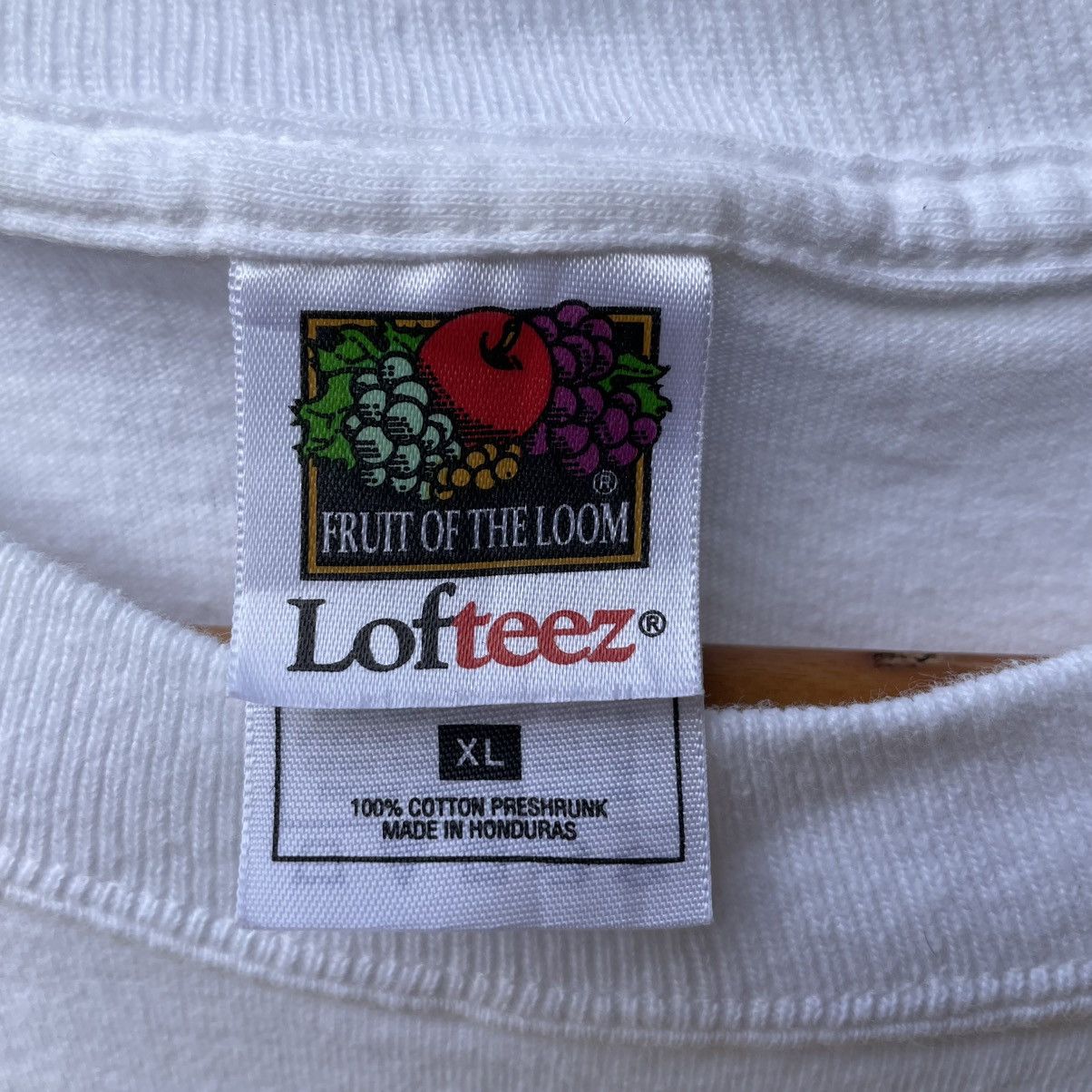 Fruit Of The Loom 🔥Vintage 90s New Country 105.1 FM Promo Radio Music Tee Size US XL / EU 56 / 4 - 9 Thumbnail