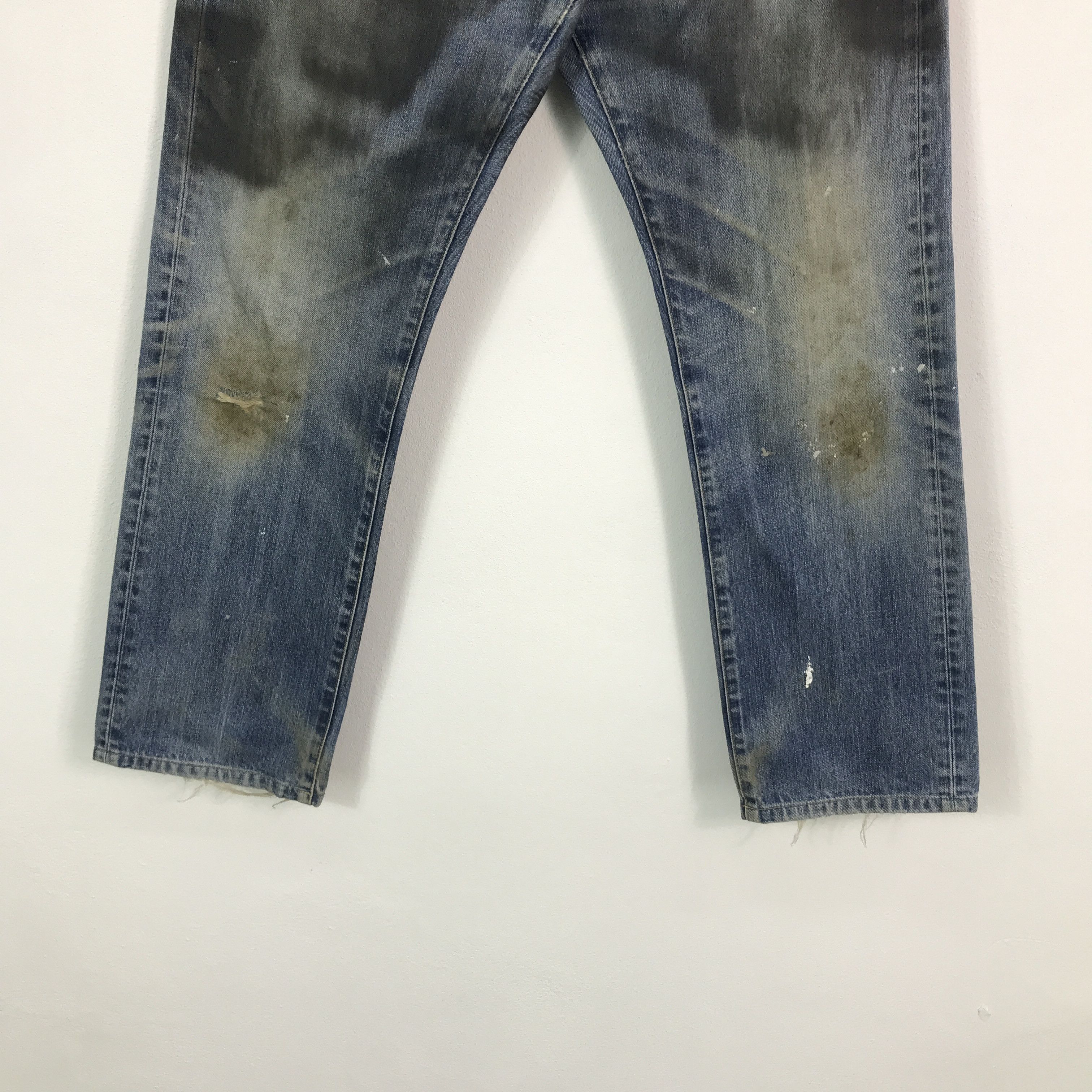 Uniqlo uniqlo distressed japan black sprey style jeans pants Size US 32 / EU 48 - 4 Thumbnail