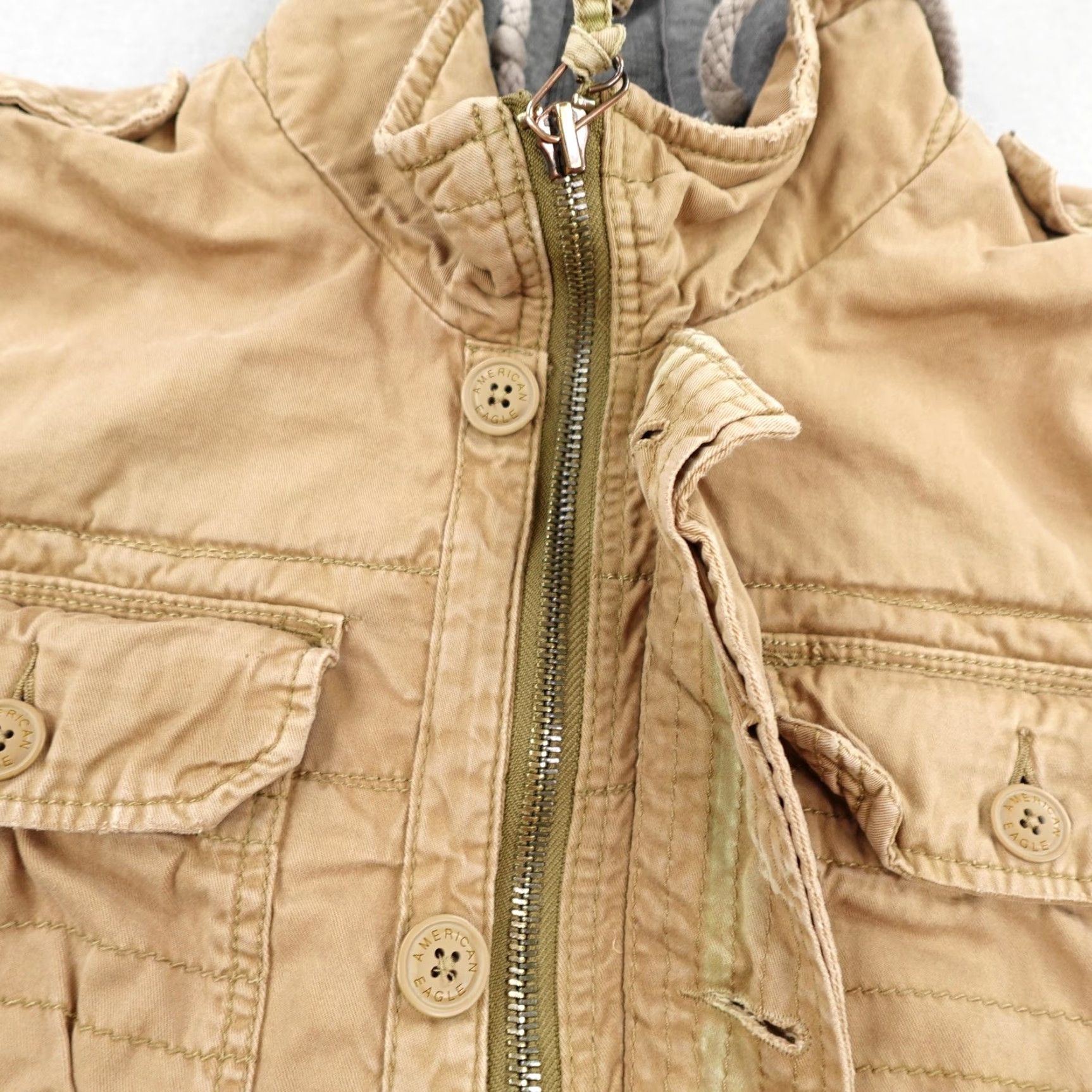American Eagle Outfitters VINTAGE American Eagle Jacket Mens Quilted Field Utility Barn Coat 2XL Khaki Beige Hooded Full Zip Lined Insulated Pockets Autumn Winter Y2K Mens Size US XXL / EU 58 / 5 - 4 Thumbnail