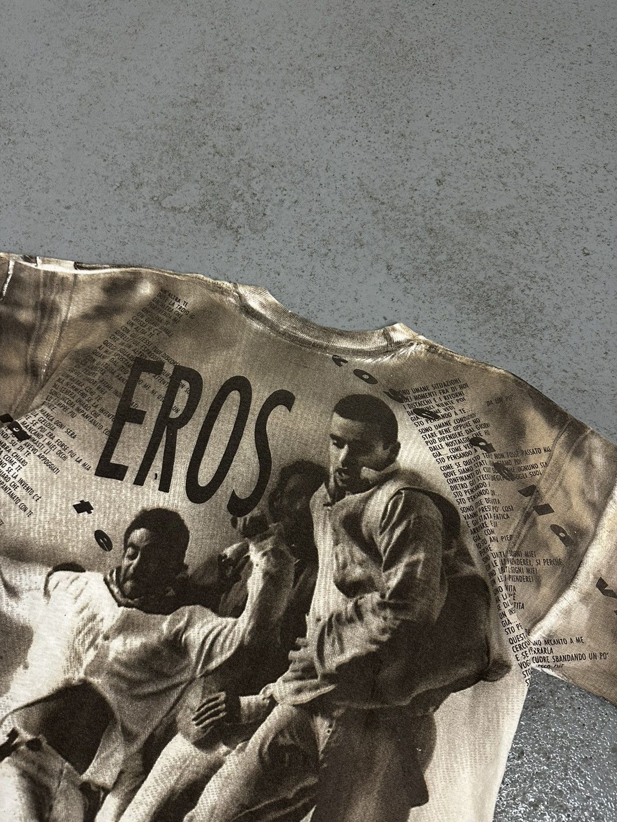 Band Tees Vintage 90s Eros Ramazzotti Overprinted T-Shirt Size US XXL / EU 58 / 5 - 14 Thumbnail