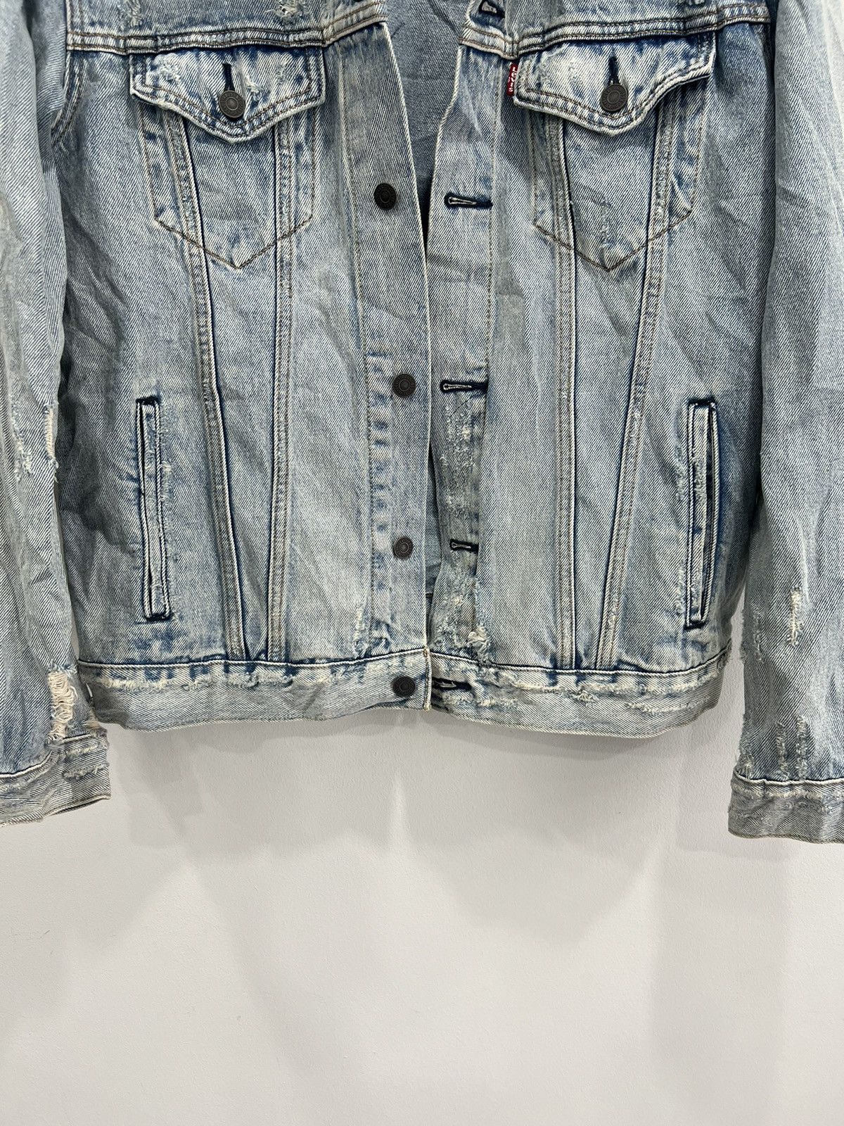 Levi's Vintage Levis Denim Jean Jacket distressed y2k Size US L / EU 52-54 / 3 - 4 Thumbnail