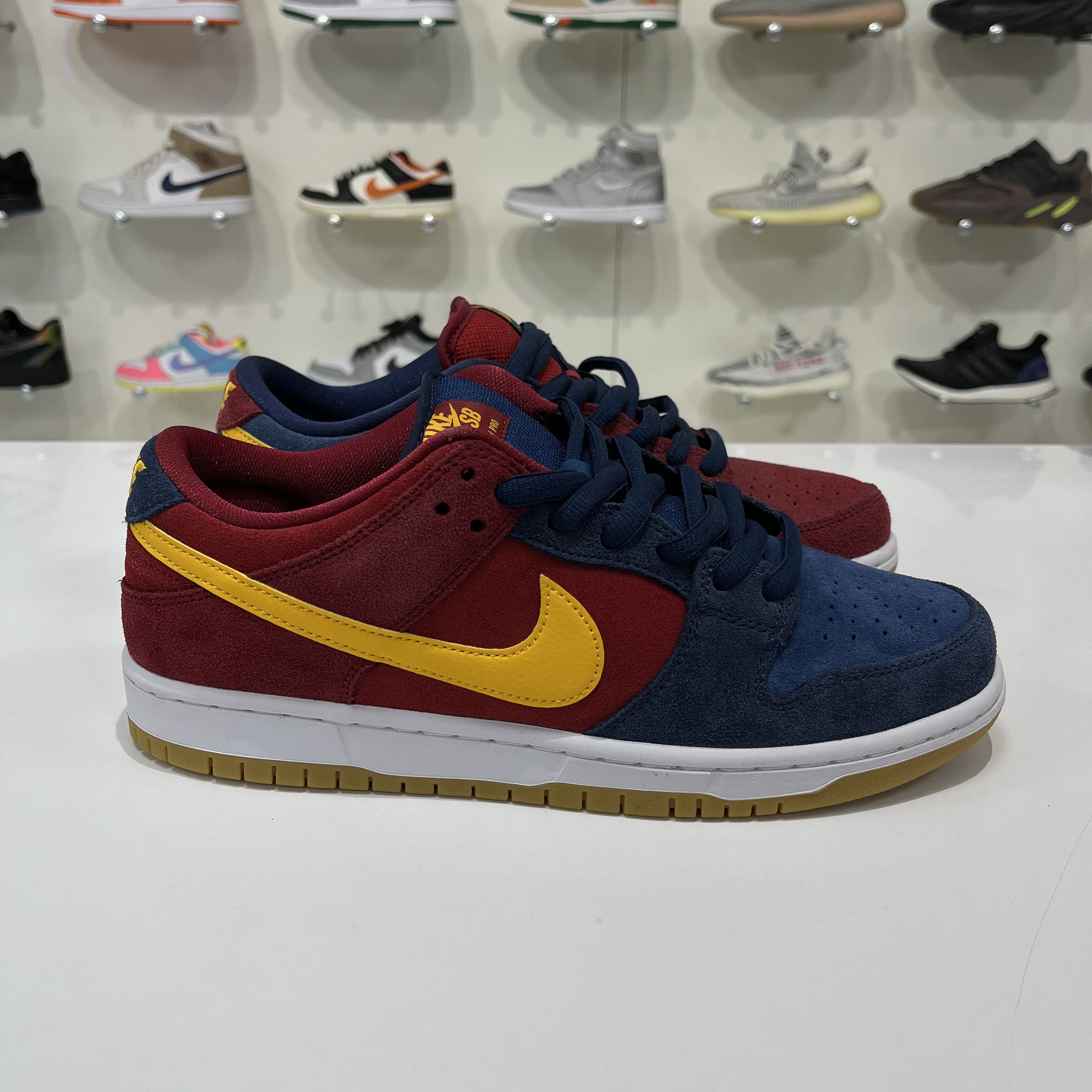 Nike SB Nike SB Dunk Low Barcelona Size US 9 / EU 42 - 4 Thumbnail