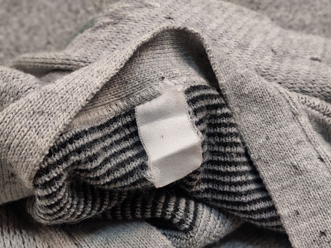 Japanese Brand Vintage 90's Japanese Style Knit Art Gray Pattern Cardigan Size US L / EU 52-54 / 3 - 18 Thumbnail