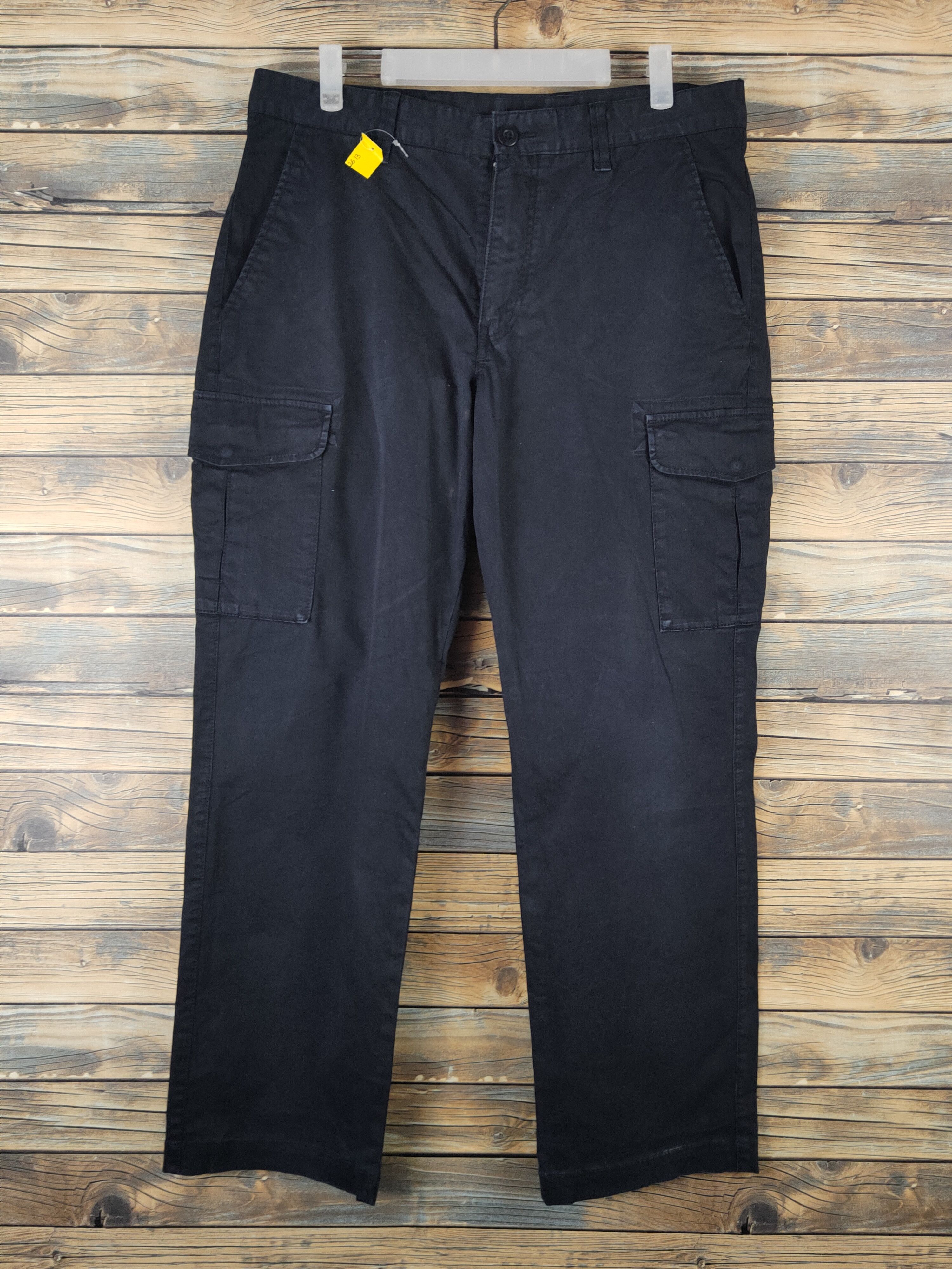 Japanese Brand DL Uniqlo Black Multipocket Cargo Pants #2613 Size US 33 - 1 Thumbnail