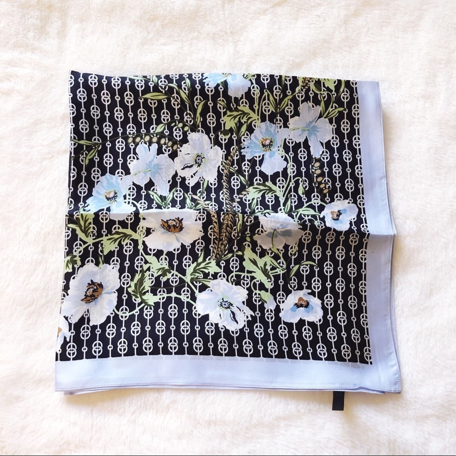Ann Taylor Ann Taylor Blue Floral Square Geo Pattern Scarf Size ONE SIZE - 2 Thumbnail