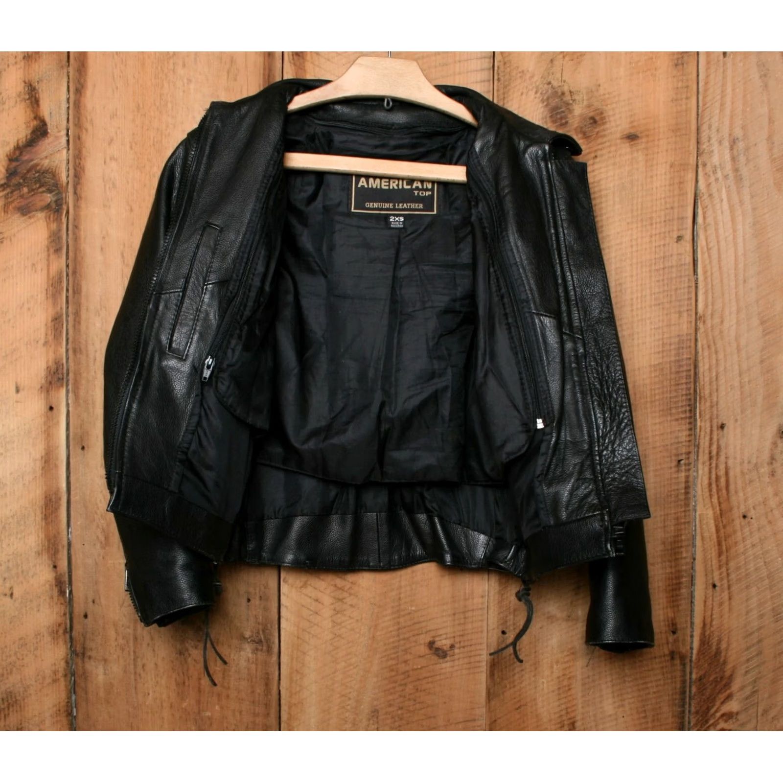 Vintage AMERICAN TOP Black Leather Motorcycle Jacket Women's 2XS w/Floral Inlays Leather Jacket Motorcycle Womens 2XS Black Floral Inlays 90s? Size XXS / US 00 / IT 34 - 2 Thumbnail