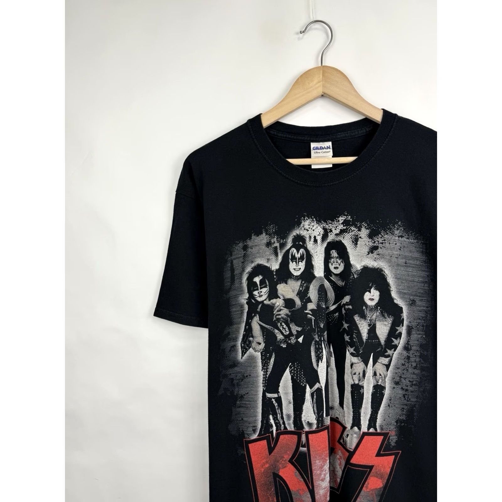 Gildan VINTAGE Kiss Alive 35 World Tour 1973 2008 T-Shirt Retro Black L Men Shirt Size US L / EU 52-54 / 3 - 4 Thumbnail