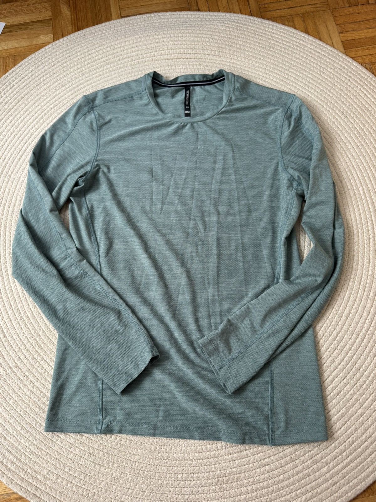 Other Ten Thousand Versatile Long Sleeve shirt set of 2 size XS Size XS / US 0-2 / IT 36-38 - 4 Thumbnail