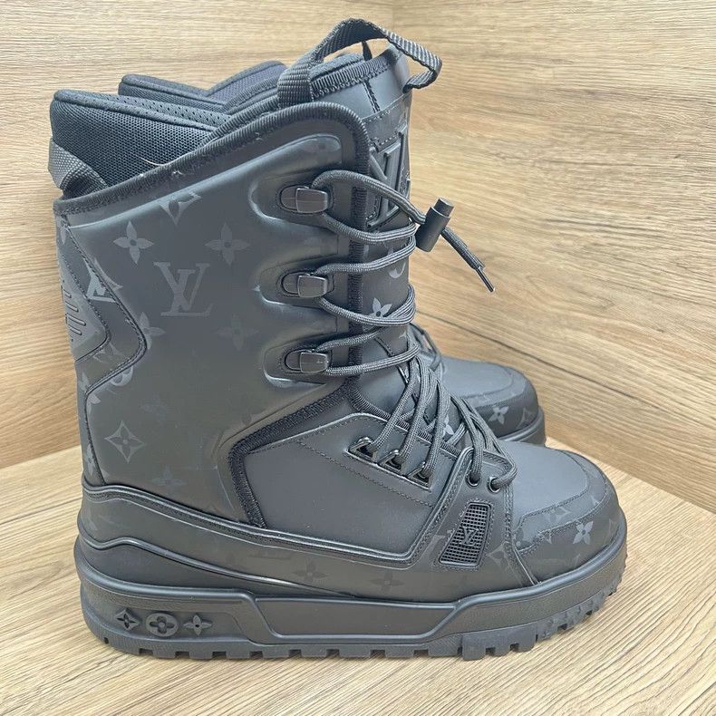 Louis Vuitton Louis Vuitton Trainer Black Uggs boots Size US 9.5 / EU 42-43 - 2 Thumbnail