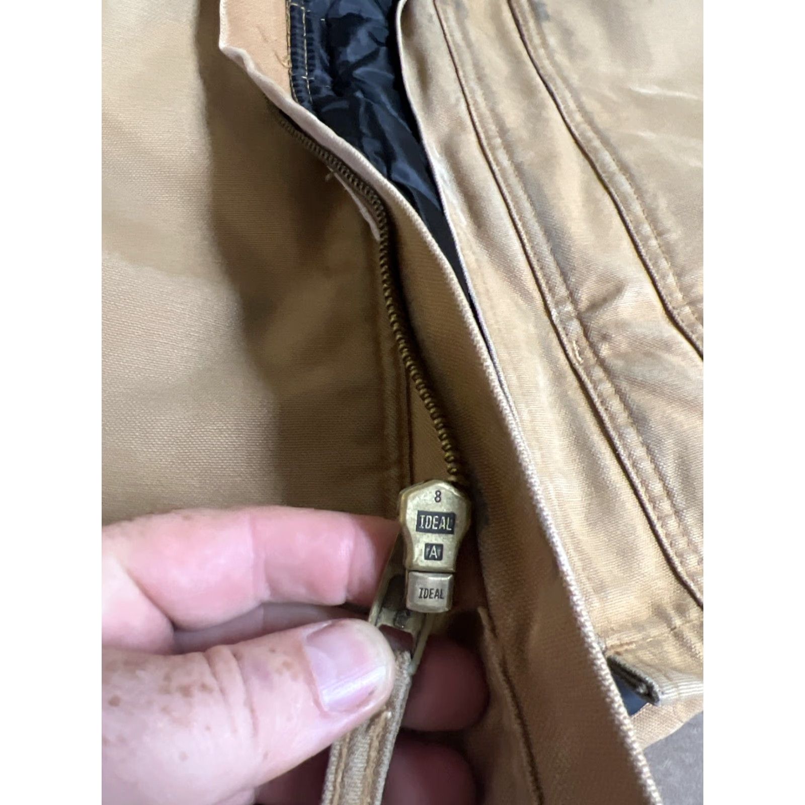Vintage VINTAGE C.E. Schmidt Work Jacket Brown Tan Cotton Canvas Zip L 90s Mens Regular Short Brown Lining Polyester Quilted Distressed Logo Coat/Jacket Size US L / EU 52-54 / 3 - 6 Thumbnail