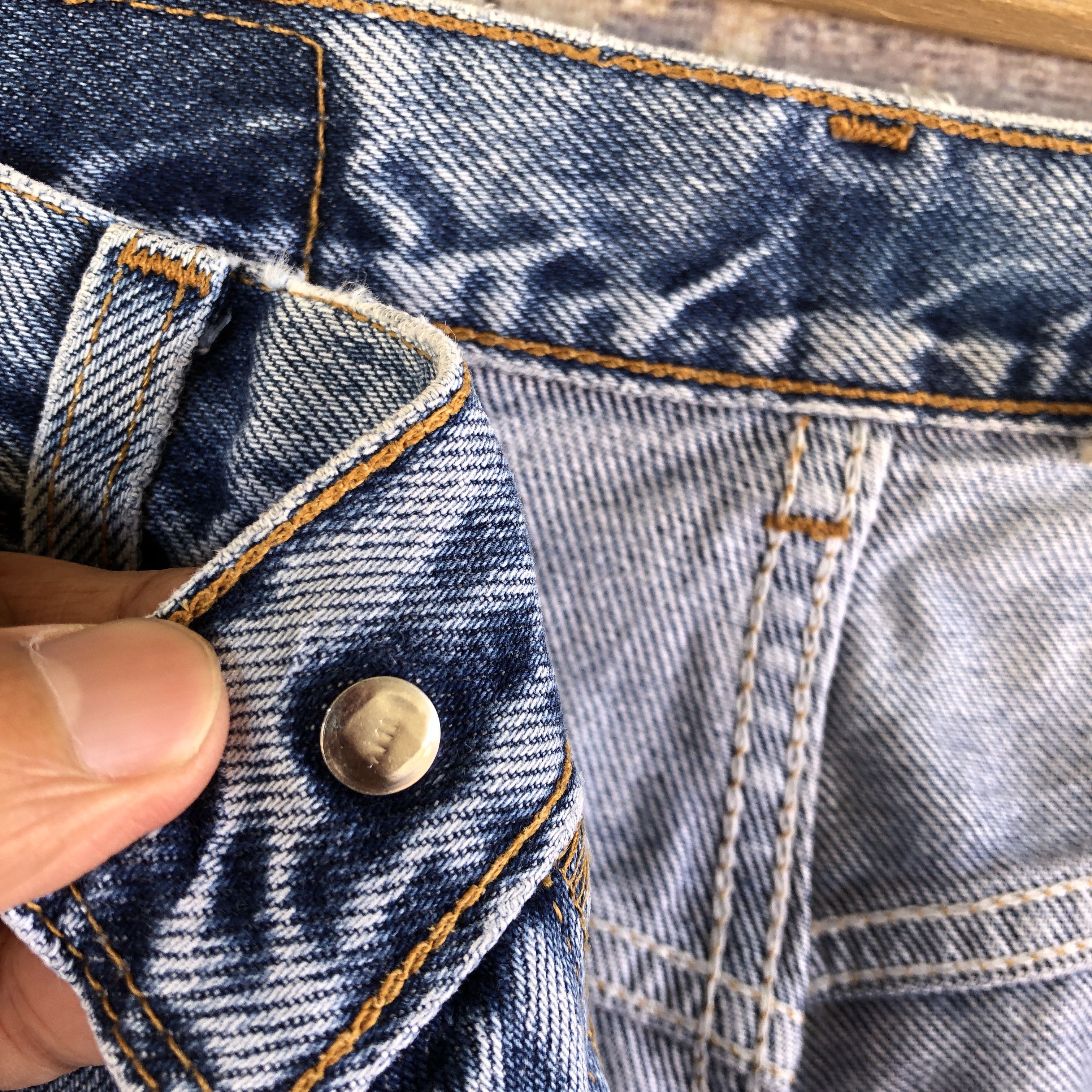 Levi's Vintage Levis 505 Distressed Blue Wash Jeans Levi's Denim Size US 32 / EU 48 - 9 Thumbnail
