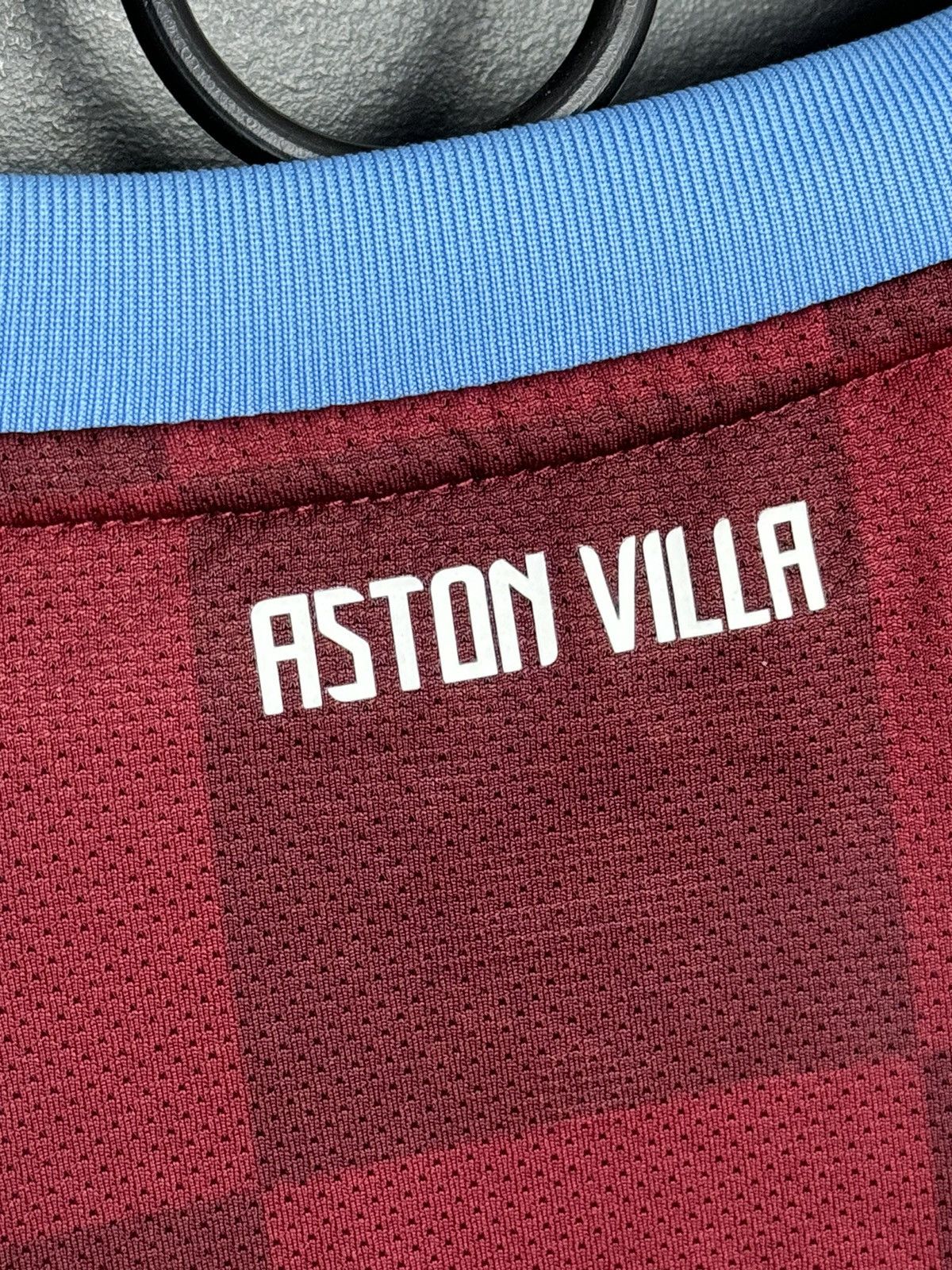 Nike Aston Villa 11/12 Home Football Jersey Size US M / EU 48-50 / 2 - 4 Thumbnail