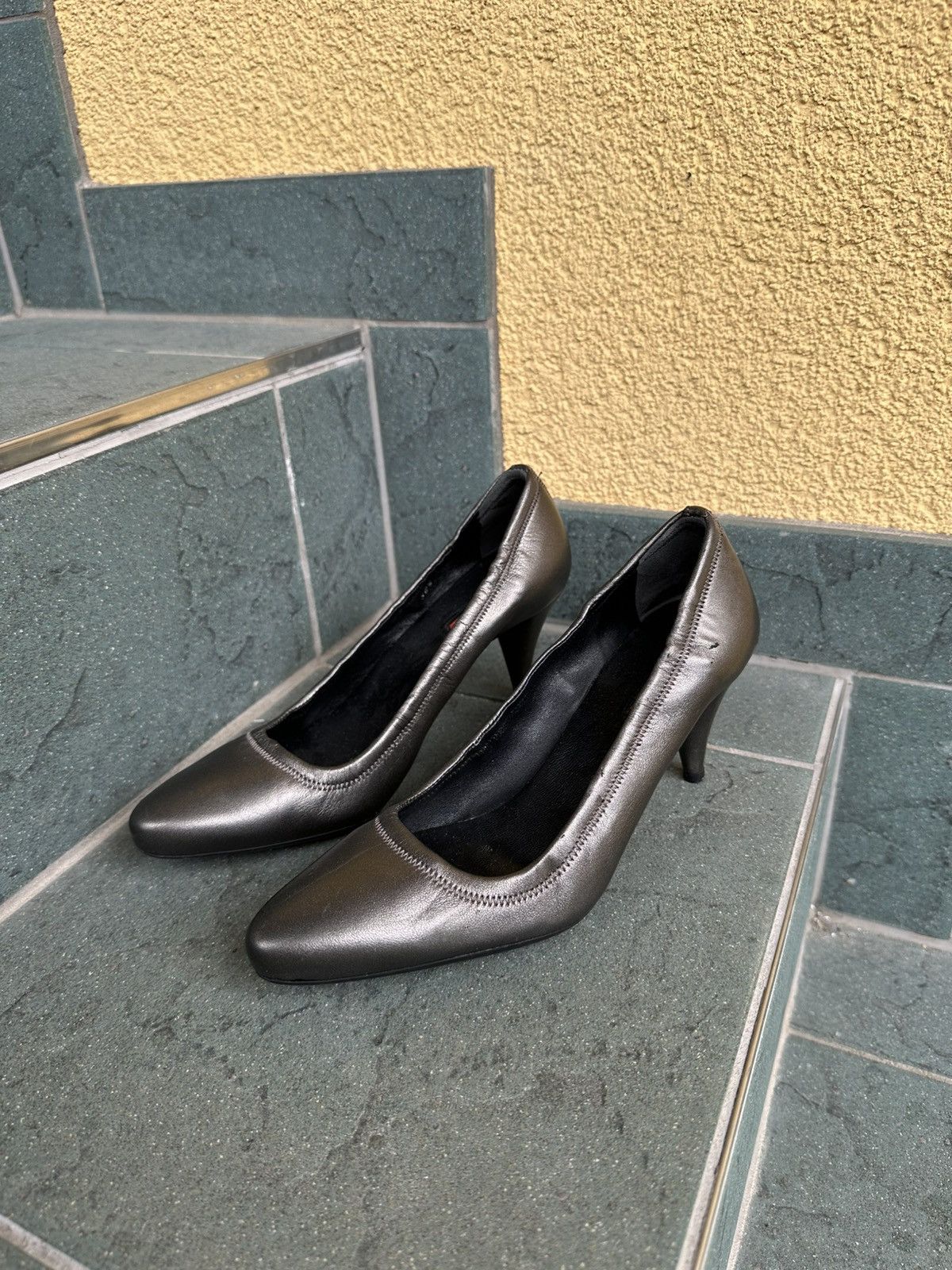 Prada Prada Heels Pumps Gray Vintage Rare Leather size 36,5 US-6 Size US 6 / IT 36 - 4 Thumbnail