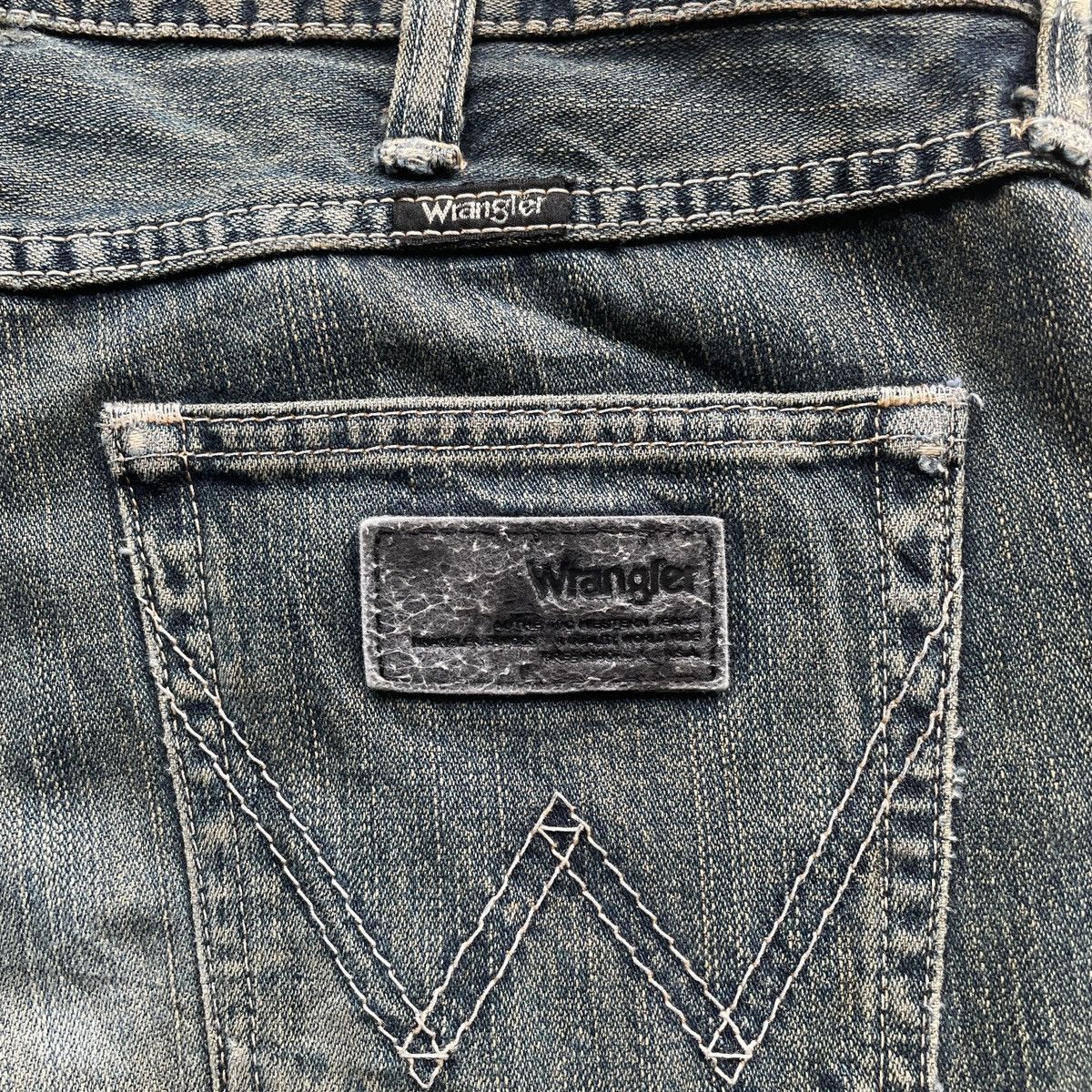 Wrangler W33x32💥 Vintage Wrangler Faded Distressed Denim Jeans Pants Size US 33 - 10 Thumbnail