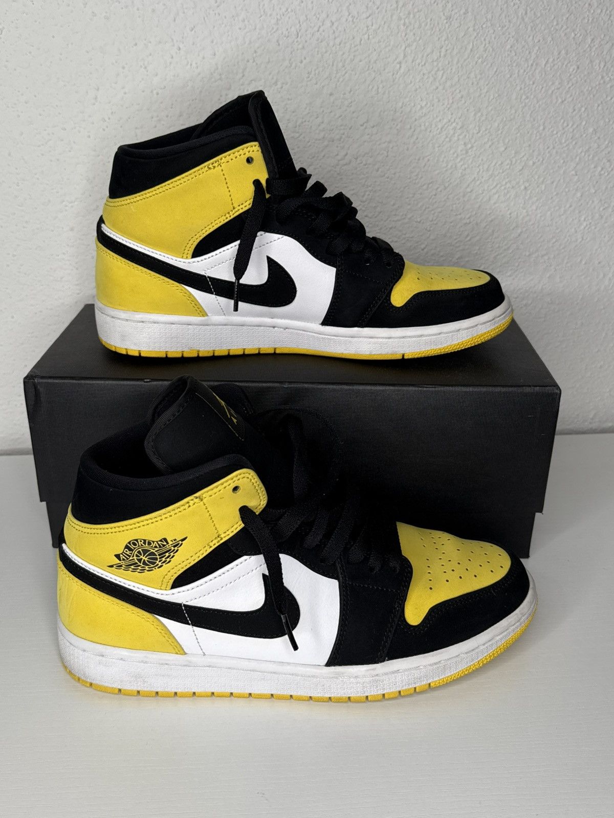Jordan Brand Jordan 1 Mid Yellow Toe Black Size US 8.5 / EU 41-42 - 5 Thumbnail