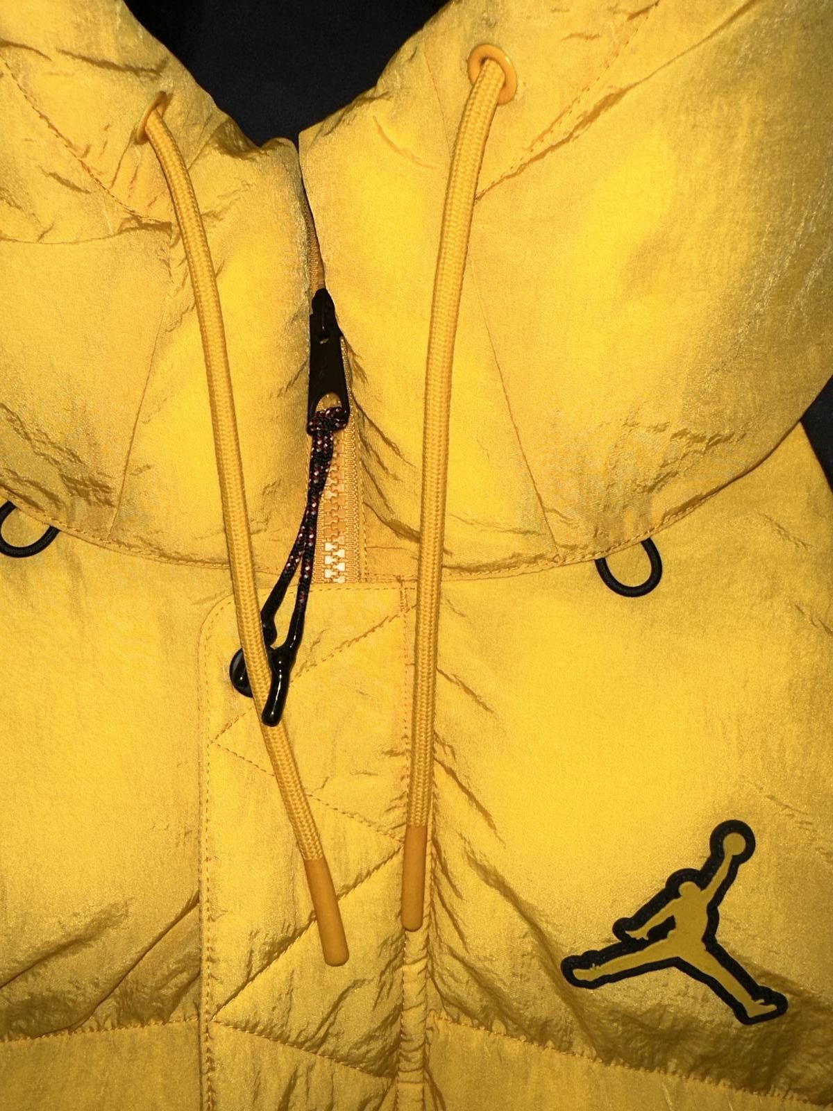 Designer Nike Jordan Essentials Puffer Coat Yellow Black Sample Size US M / EU 48-50 / 2 - 5 Thumbnail