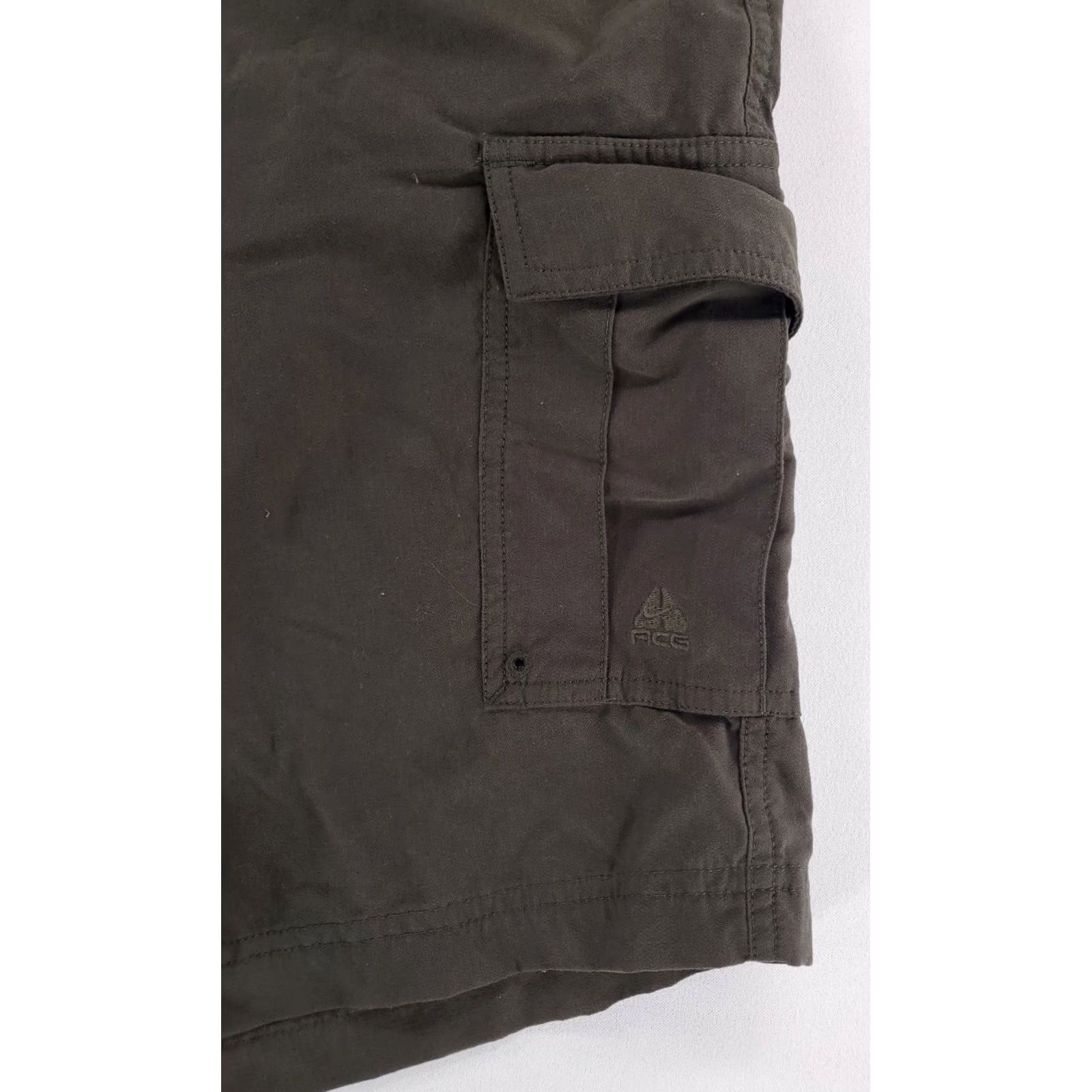 Nike ACG Nike ACG Belted Cargo Shorts Green Mens 40 Waist 11 Inseam Size US 40 / EU 56 - 2 Thumbnail
