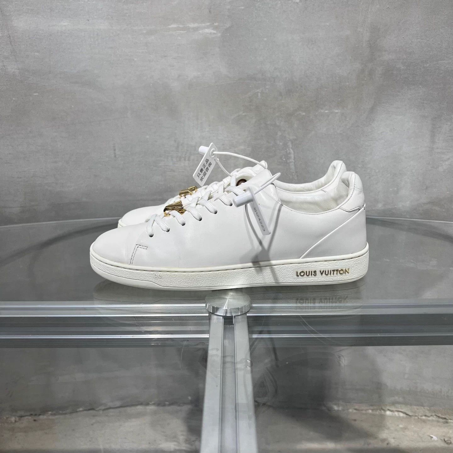Louis Vuitton LV Classic Metal White Sneakers UK2.5 EU36.5 Size US 5.5 / IT 35.5 - 3 Thumbnail
