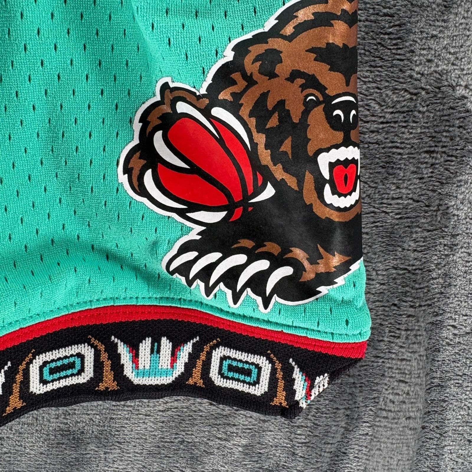 Mitchell & Ness Mitchell & Ness Vancouver Grizzlies Shorts Women S Vintage N Size 26" / US 2 / IT 38 - 3 Thumbnail