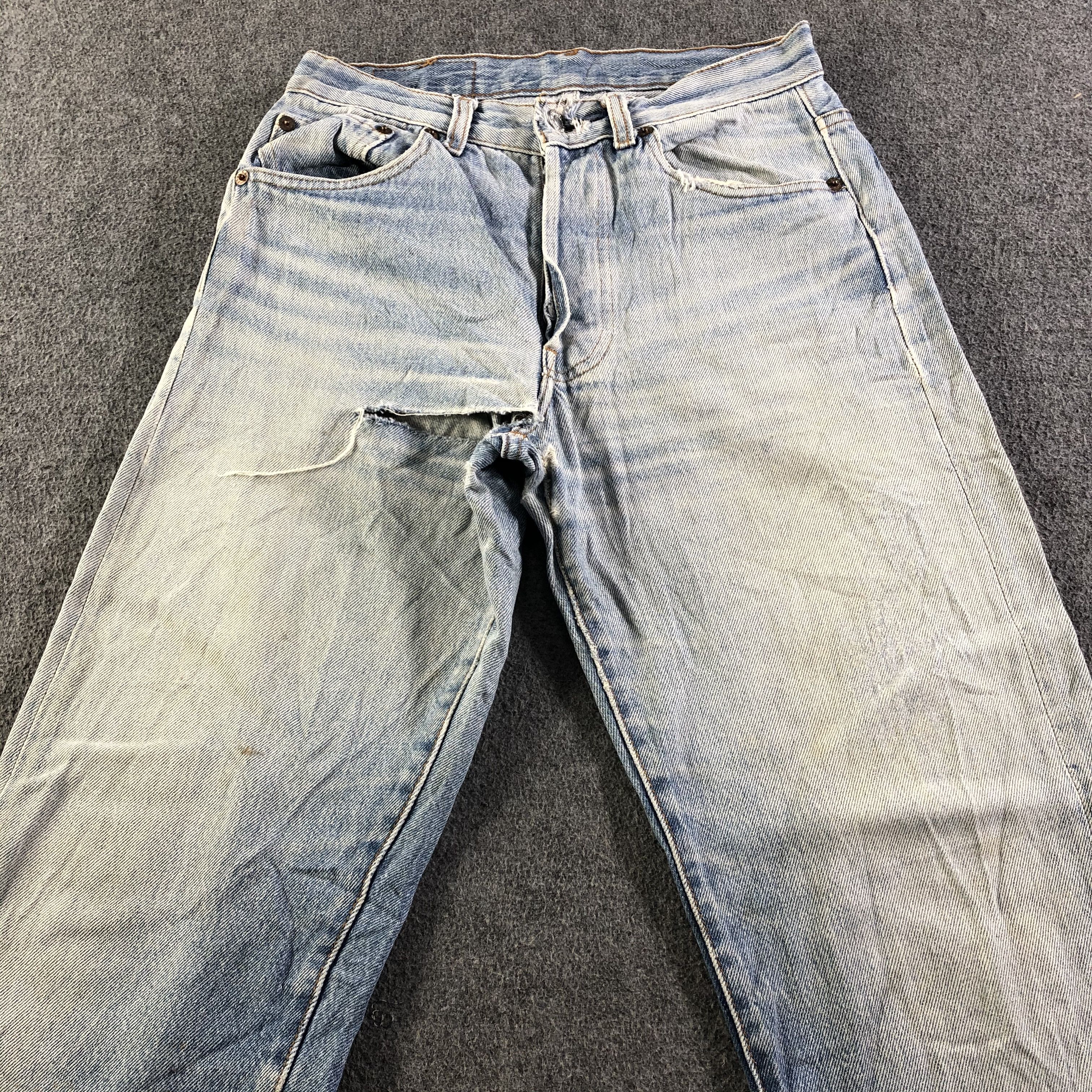 Levi's 90s Vintage Light Wash Levis 501 Jeans-J4537 Size US 26 / EU 42 - 3 Thumbnail