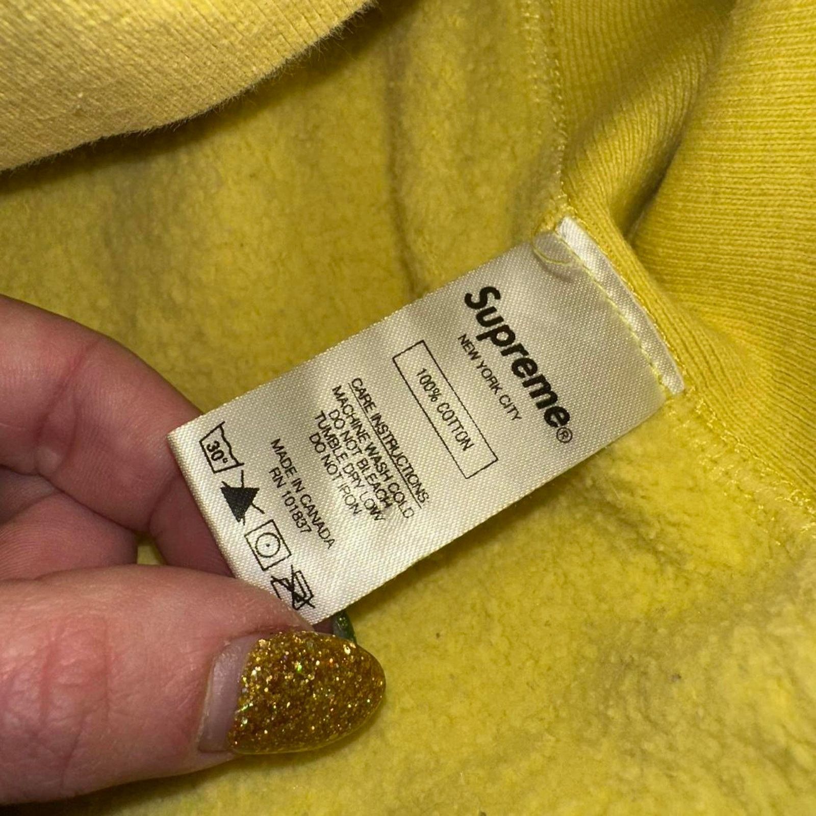 Supreme Supreme Embossed Logo Hooded Sweatshirt Lemon SS18 size L Size US L / EU 52-54 / 3 - 8 Thumbnail