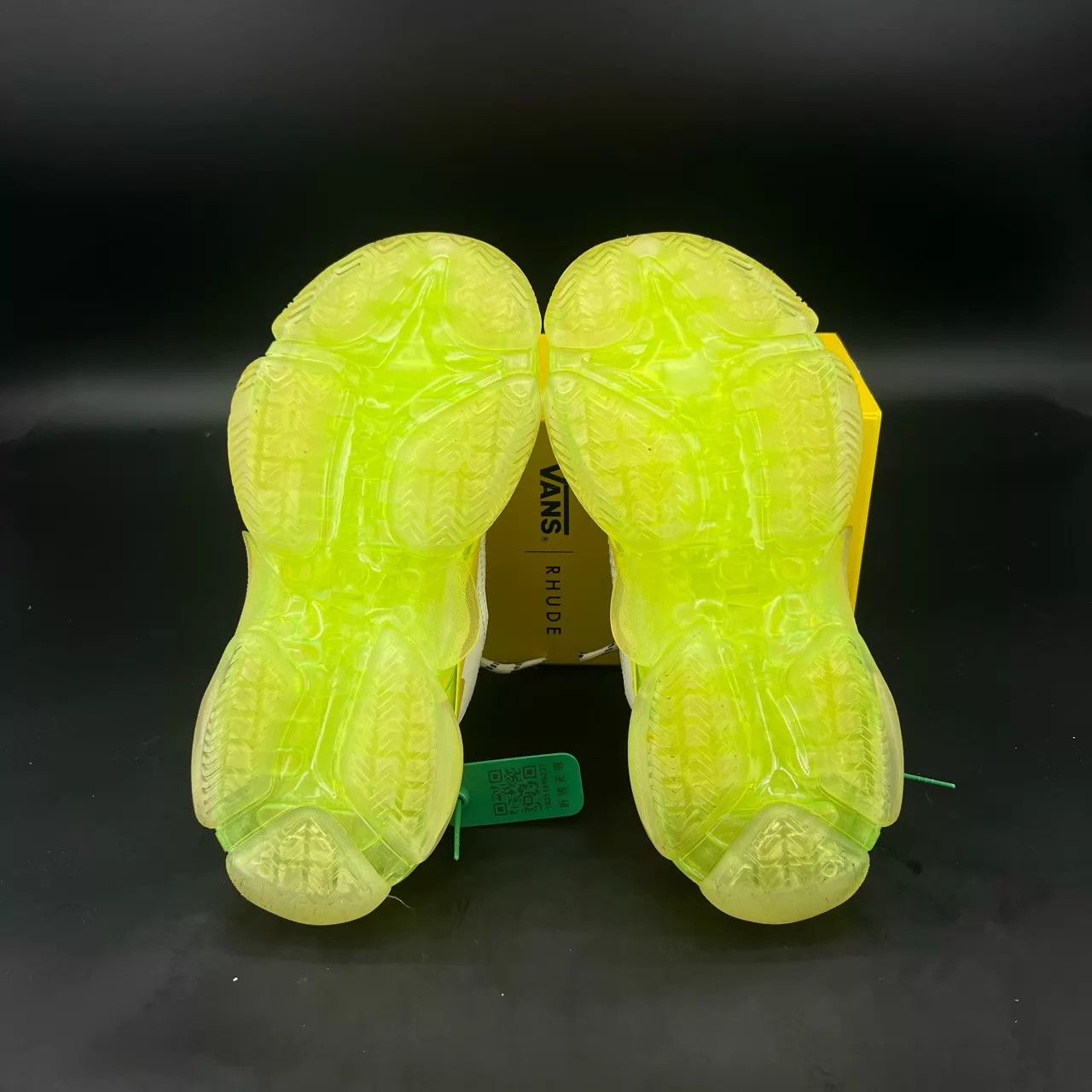 Balenciaga Balenciaga Triple S White Green 37 3W Near New OG Box Size US 7 / IT 37 - 6 Thumbnail