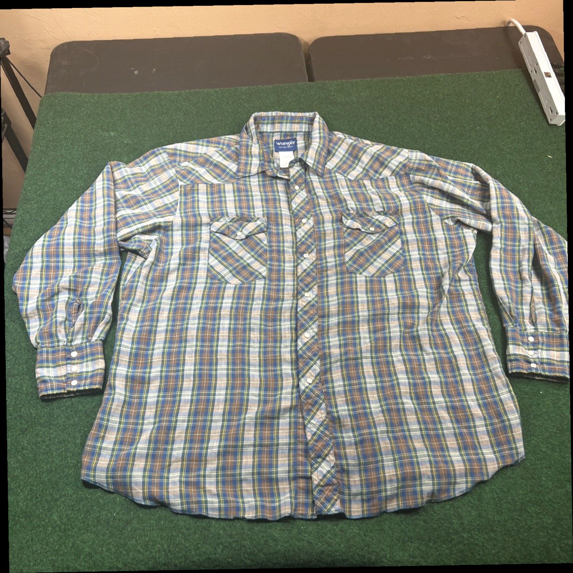Wrangler Vintage Wrangler Mens Size XXL LongSleeve Pearl Snap Plaid Western Shirt Size US XXL / EU 58 / 5 - 1 Thumbnail