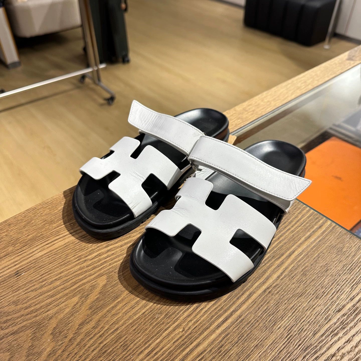 Hermes Hermes jan1117 Chypre flat slide sandal 38 EU Size US 7 / IT 37 - 1 Thumbnail