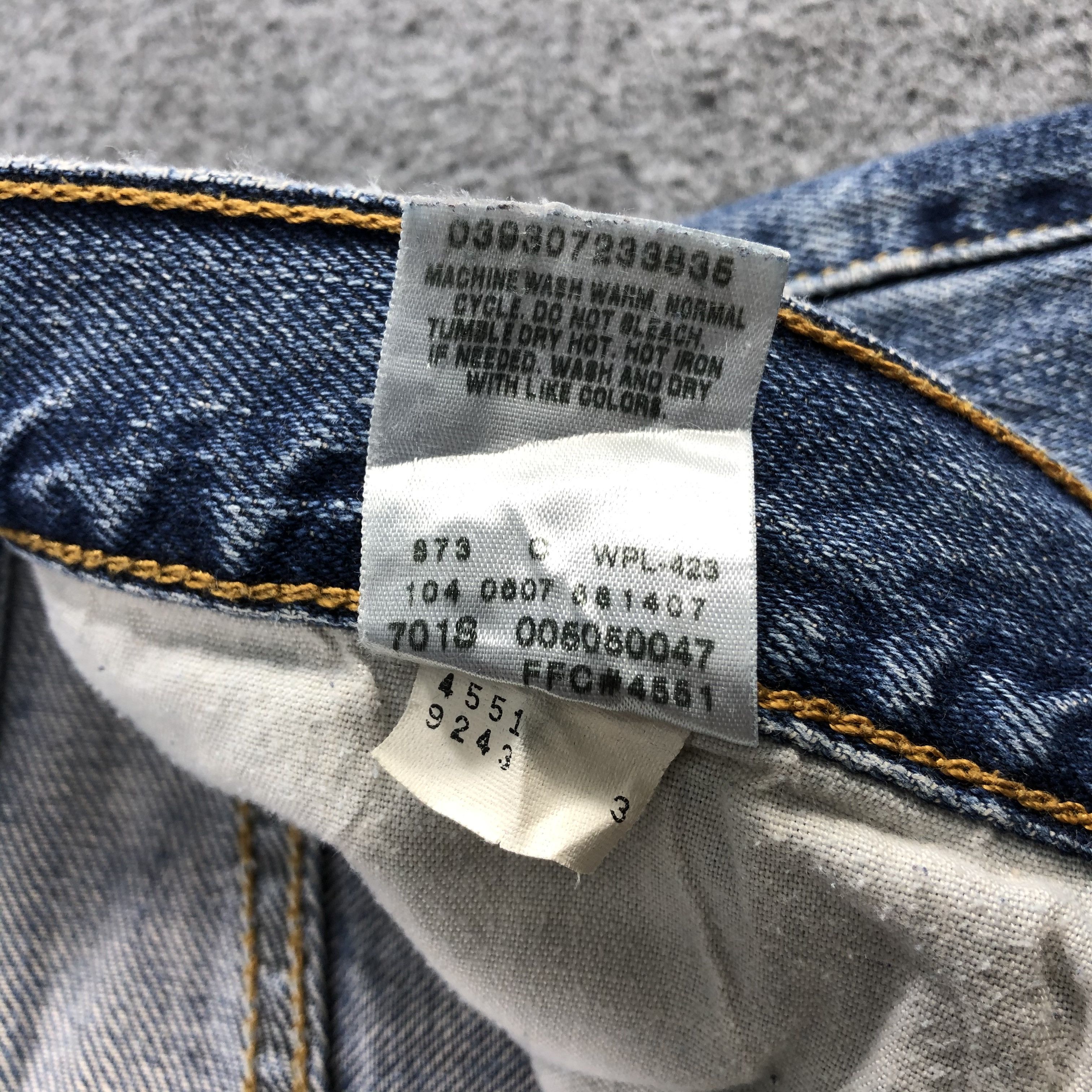 Levi's Vintage Blue Wash Levis 505 Jeans-J1484 Size US 41 - 13 Thumbnail