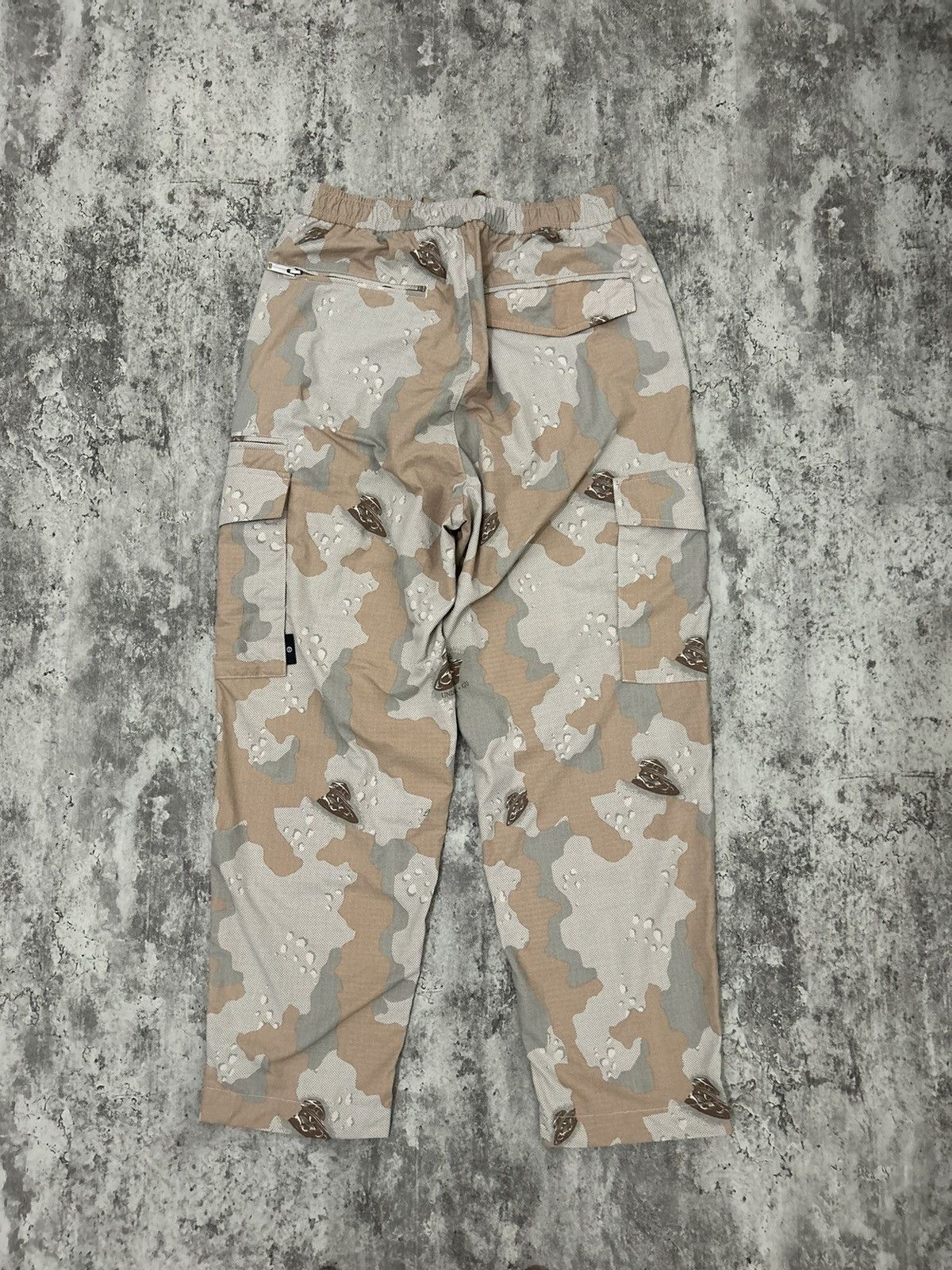 GU × Undercover Undercover x GU Military Camouflage Cargo Pans Size US 30 / EU 46 - 2 Thumbnail