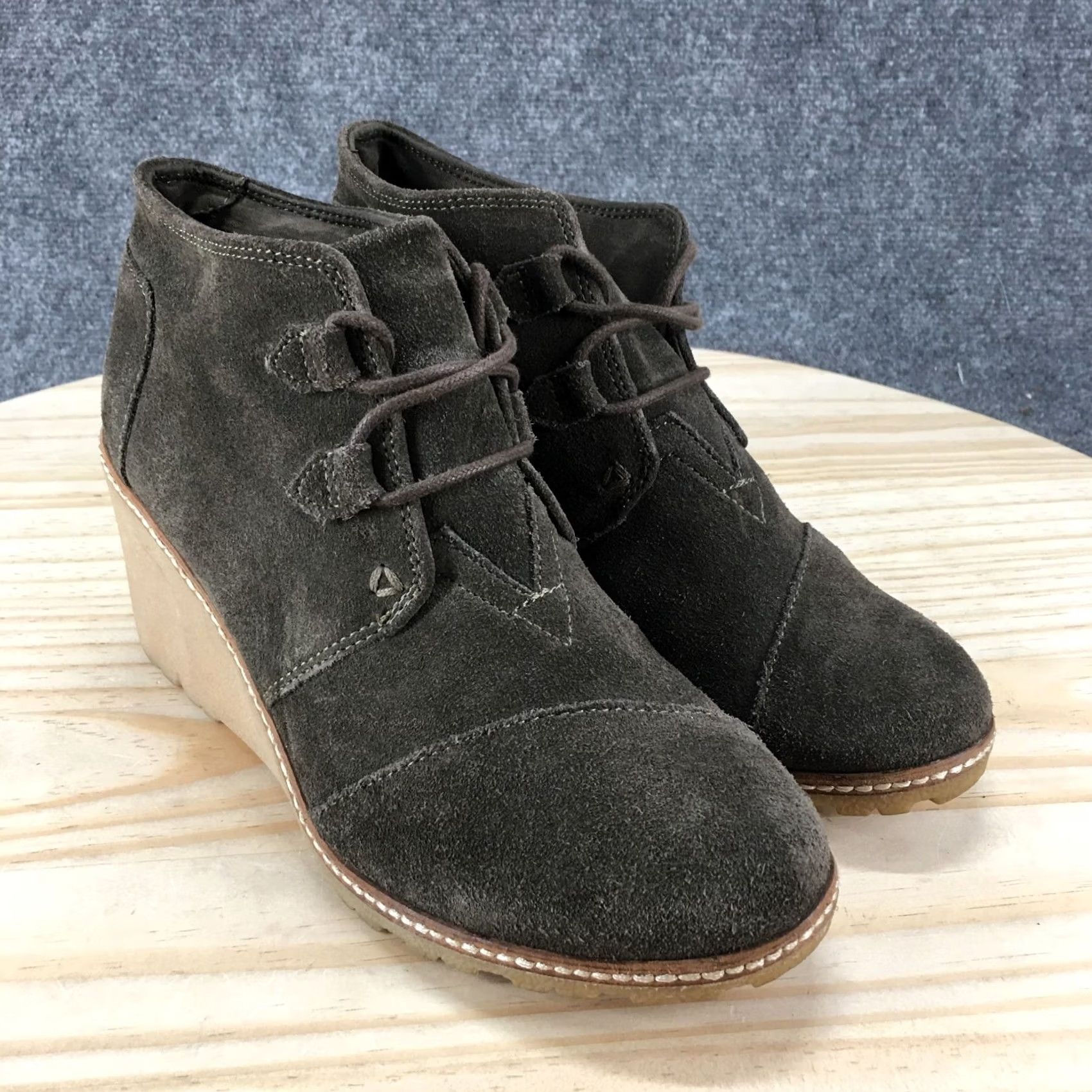 Toms TOMS Boots Desert Wedge Ankle Bootie Womens 9 Olive Green Suede Leather Casual Shoes Flat Heel Mid 2-3/4 in Green Womens Shoes Size US 9 / IT 39 - 3 Thumbnail