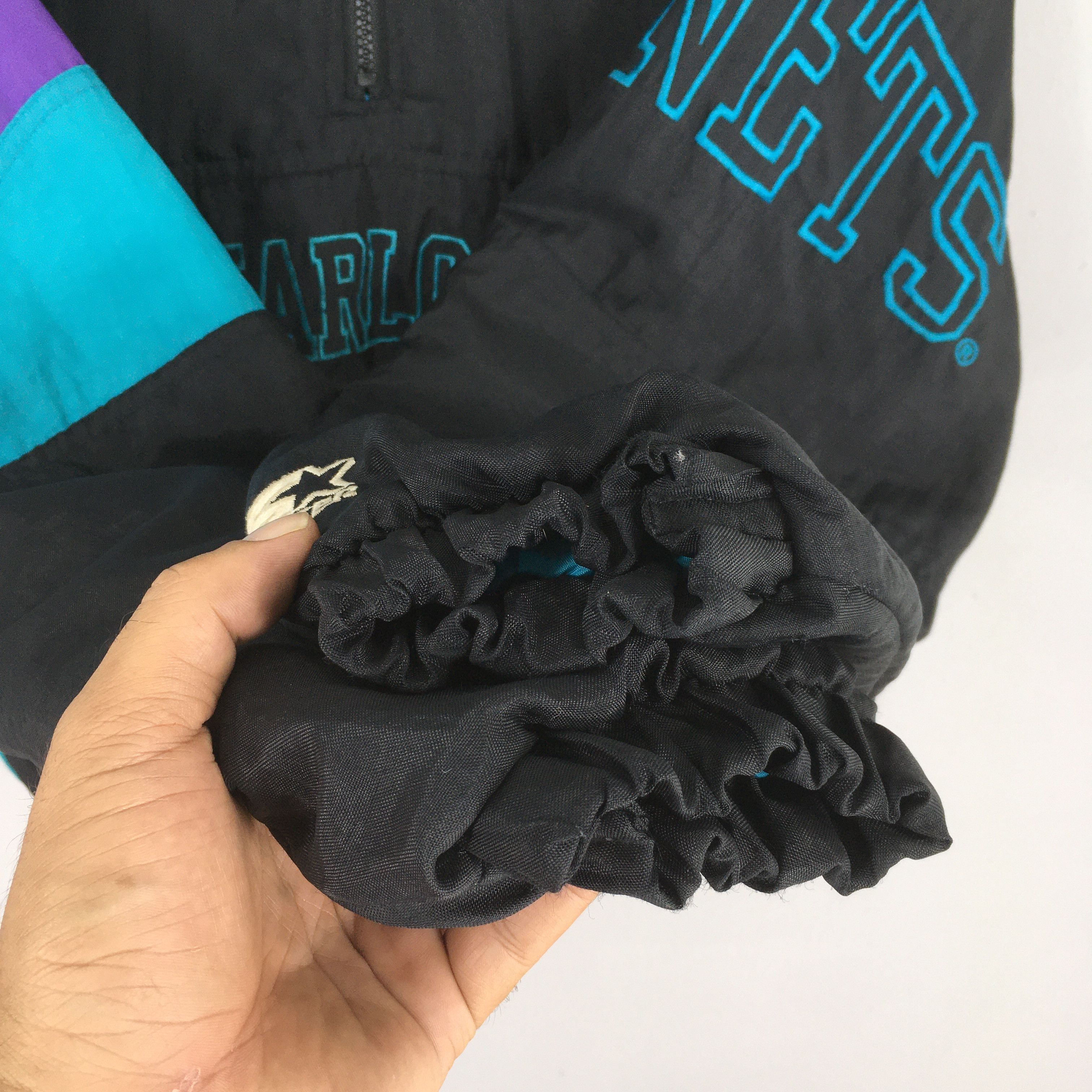 NBA Vintage Charlotte Hornets Nba Basketball Jacket XLarge Size US XL / EU 56 / 4 - 4 Thumbnail