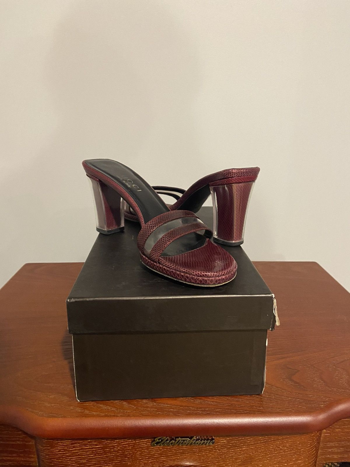 Gucci Gucci 90s Limited Edition Cheery Pumps Size US 5.5 / IT 35.5 - 1 Thumbnail