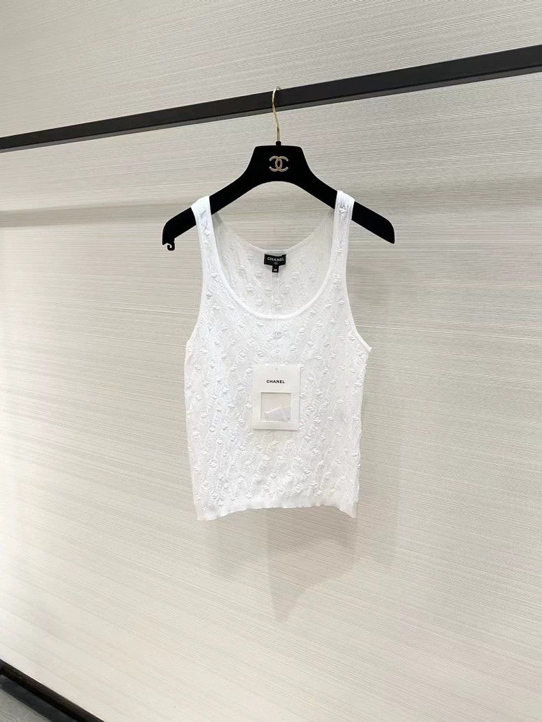 Chanel Chanel 24S white knitted vest Size XS / US 0-2 / IT 36-38 - 1 Thumbnail