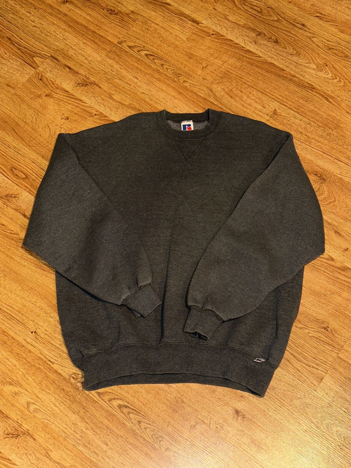 Russell Athletic × Vintage Vtg 90s RUSSELL Athletic Essential VStitch Blank Pullover XL Size US XL / EU 56 / 4 - 4 Thumbnail
