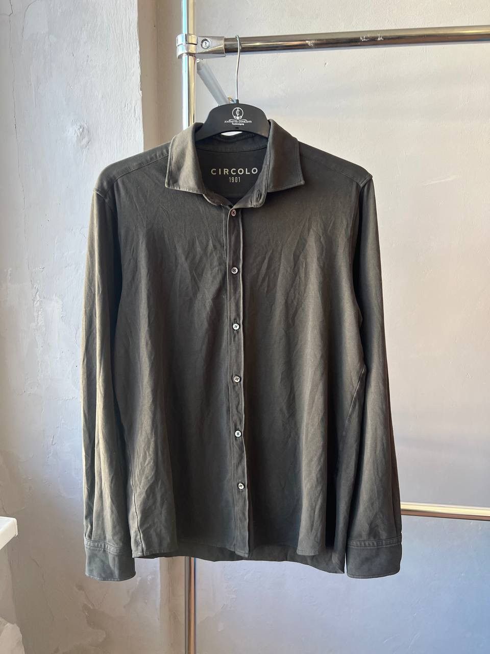 Circolo 1901 CIRCOLO 1901 MENS CLASSIC SOLID COTTON BLEND BUTTON SHIRT XL Size US XL / EU 56 / 4 - 2 Thumbnail