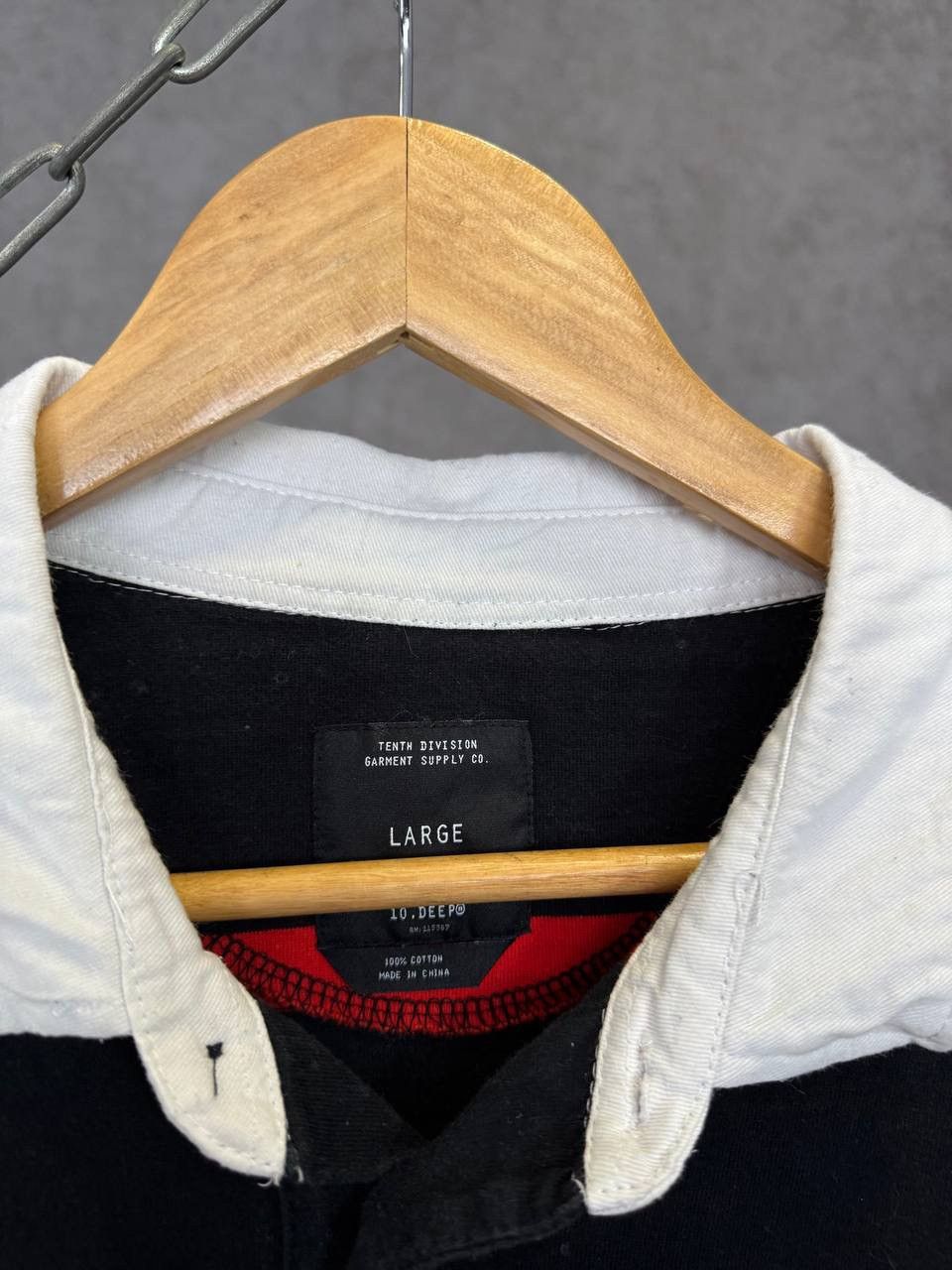 10 Deep 10 Deep designer striped center logo sweatshirt Size US L / EU 52-54 / 3 - 5 Thumbnail