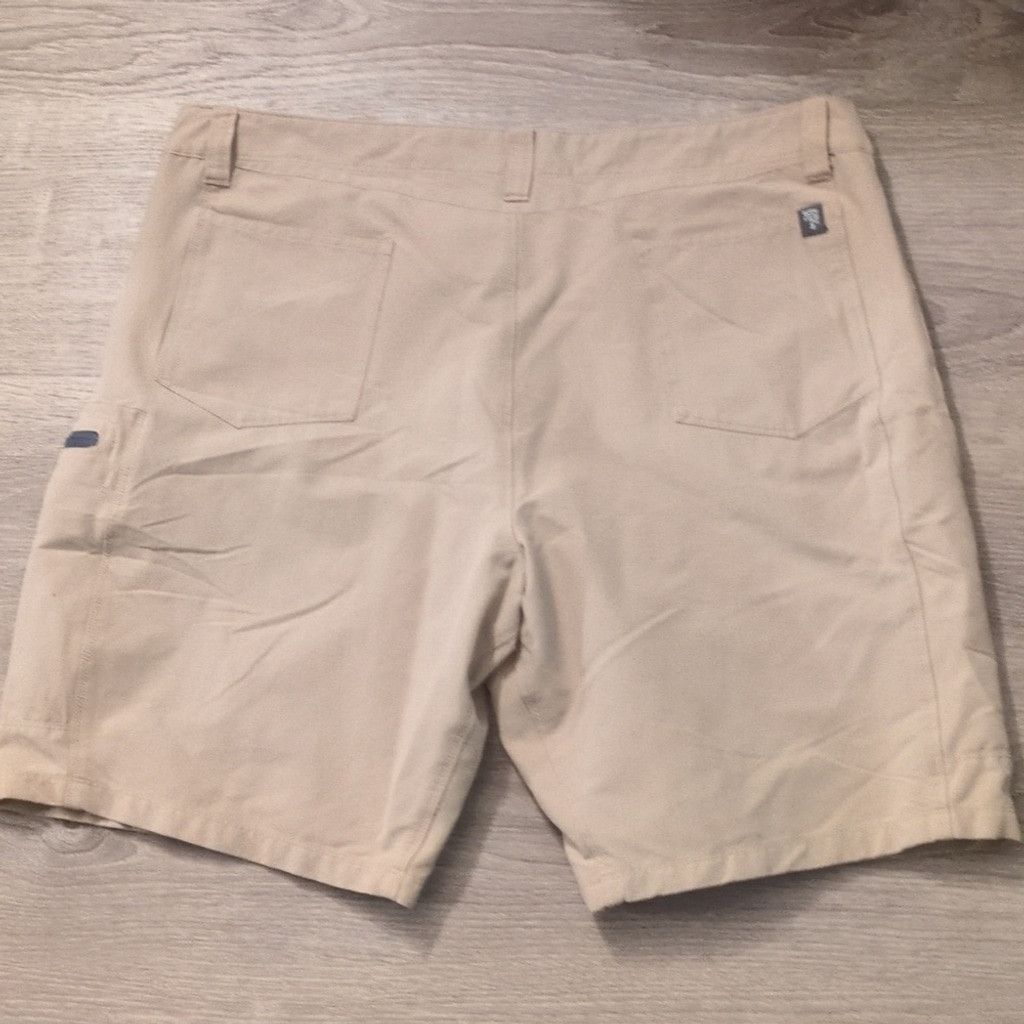 The North Face The North Face Beige Shorts Size 40 Size US 40 / EU 56 - 6 Thumbnail