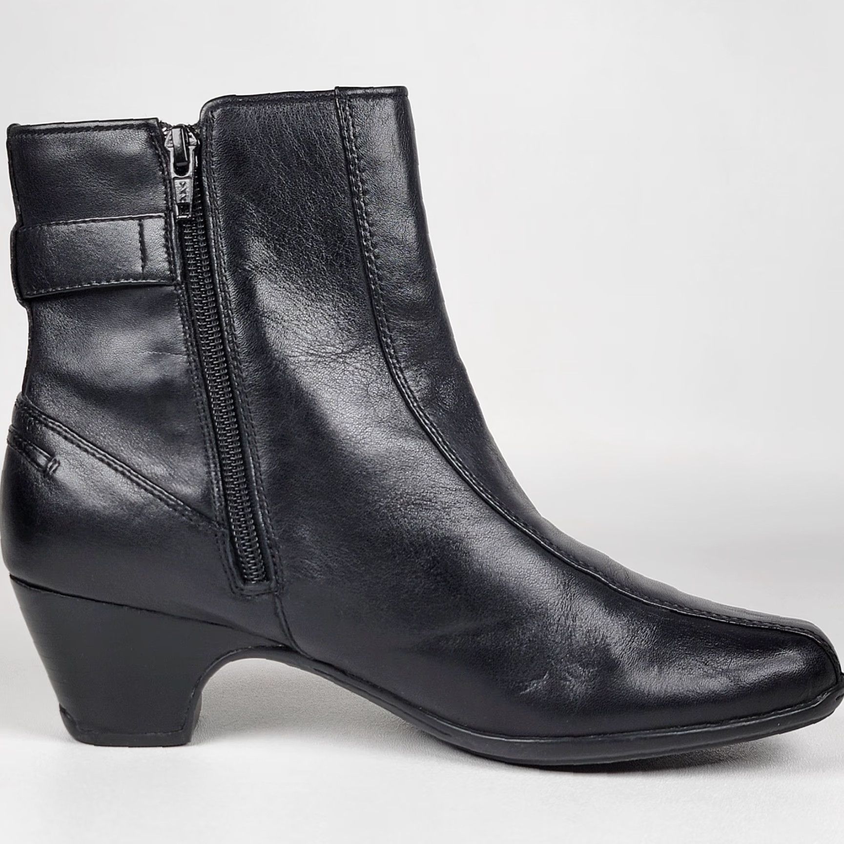 Clarks Clarks Artisan Dara III Womens Black Leather Ankle Boots Size 9.5 N Size US 10 / IT 40 - 5 Thumbnail