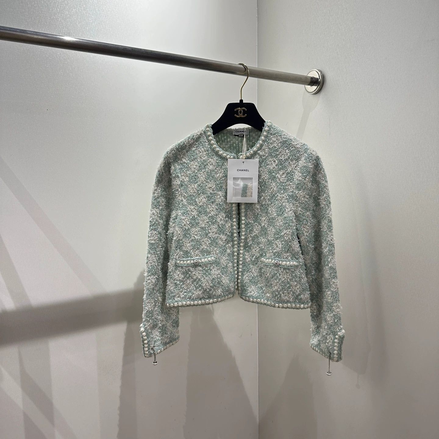 Chanel Chanel 23S Mint Green Pearl Crystal Knit Cardigan 36 Size XS / US 0-2 / IT 36-38 - 1 Thumbnail