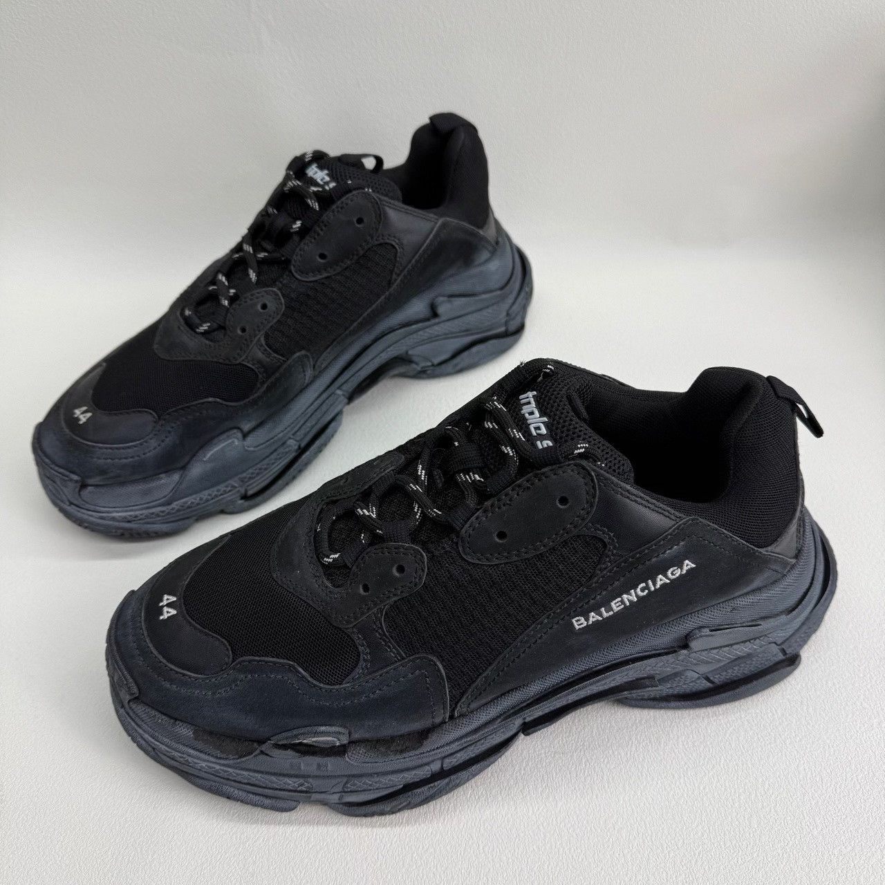 Balenciaga Balenciaga Black Lowtop Sneakers 10 Men Size US 10 / EU 43 - 1 Thumbnail