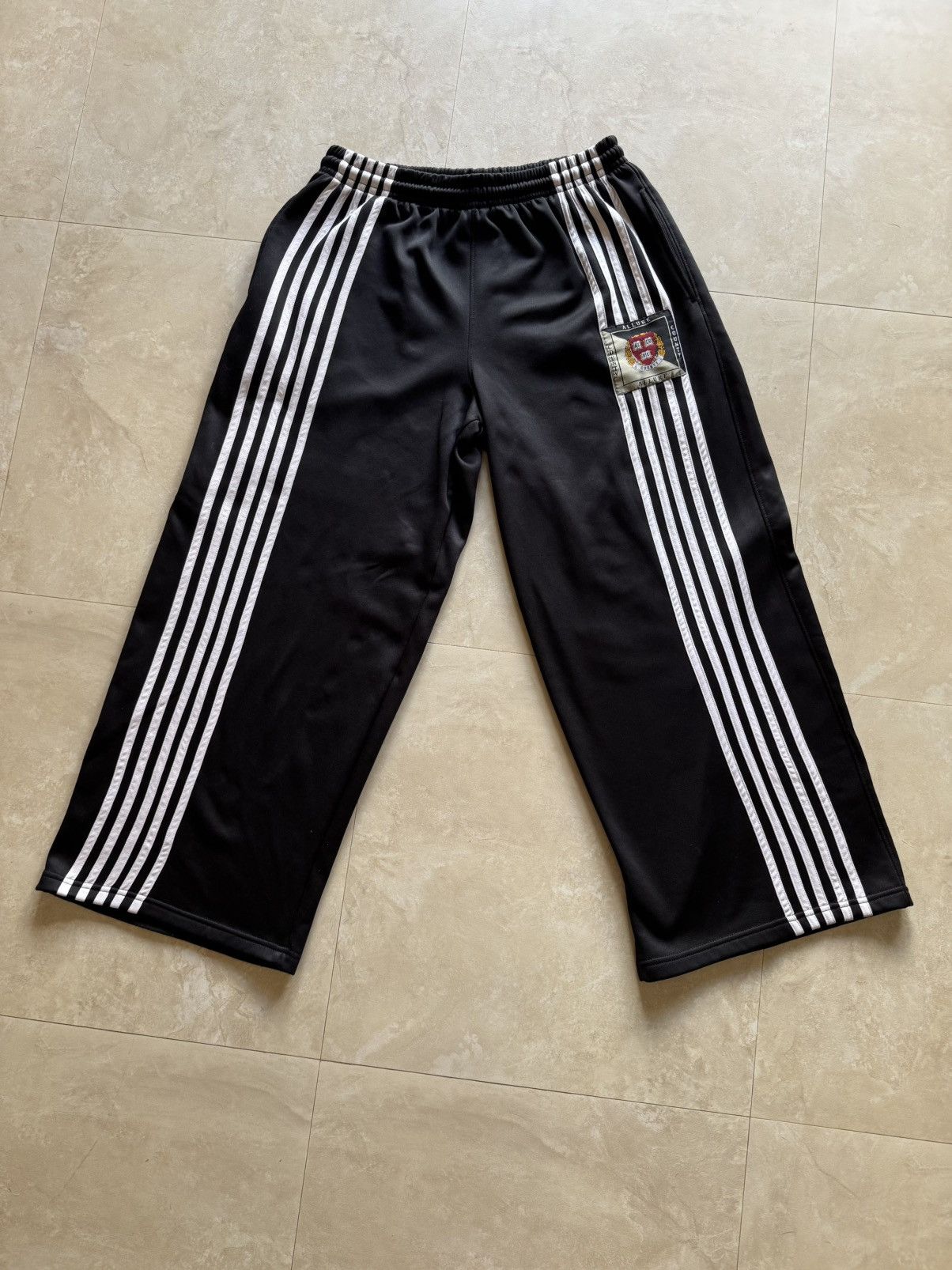Balenciaga Allure County Sweatpants Size US 33 - 2 Thumbnail