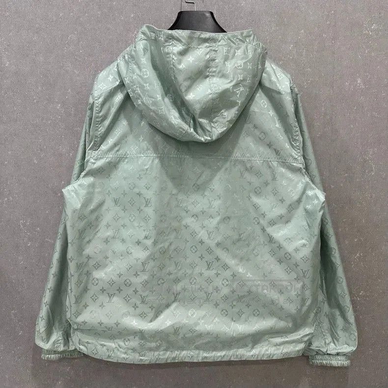 Louis Vuitton Louis Vuitton Logo Reversible Windbreaker. Size US M / EU 48-50 / 2 - 7 Thumbnail