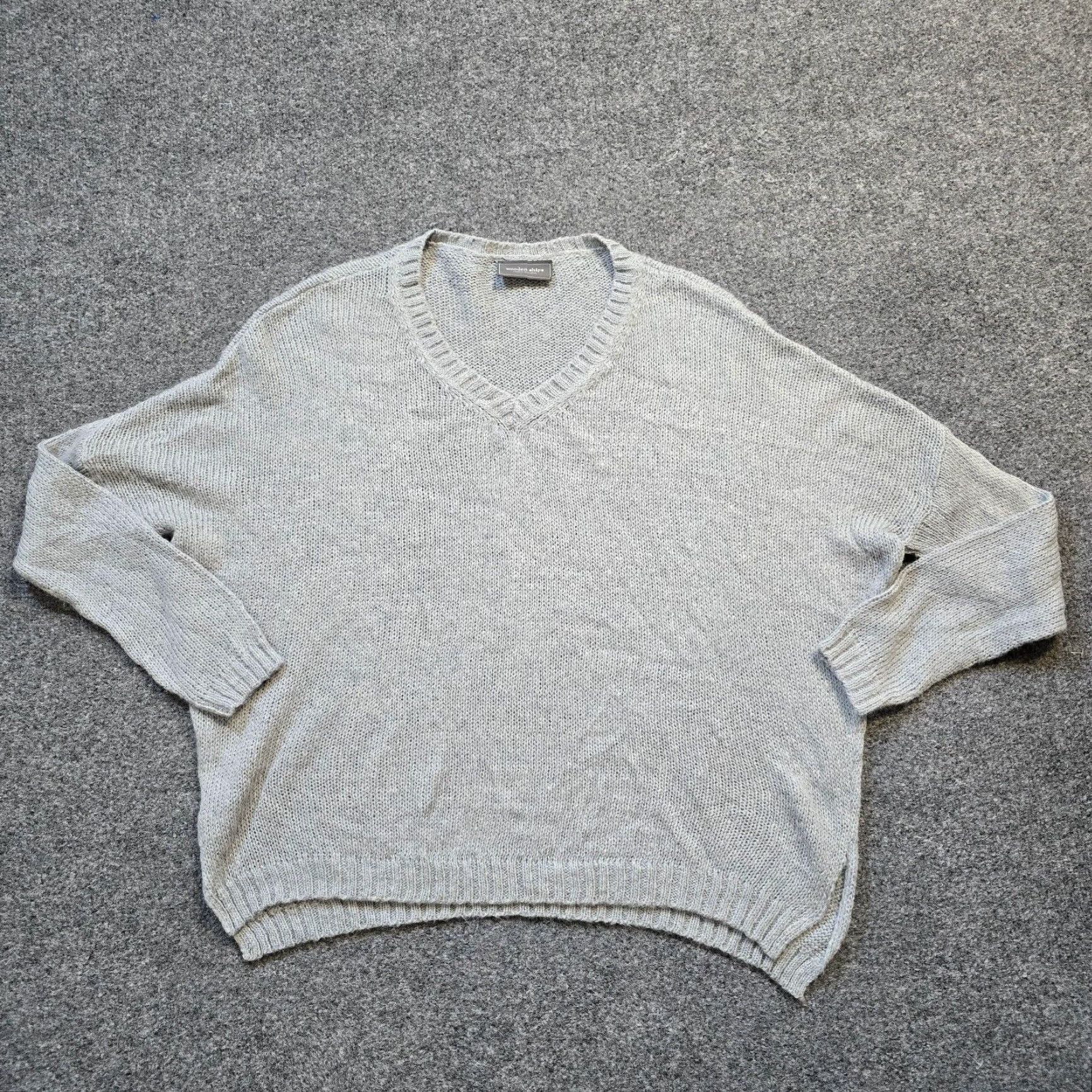 Vintage Wooden Ships Sweater Womens Medium Gray Mohair Wool Oversized Boxy Top Pullover V-Neck Long Sleeve Casual Workwear Fall Winter Womens Size M / US 6-8 / IT 42-44 - 2 Thumbnail
