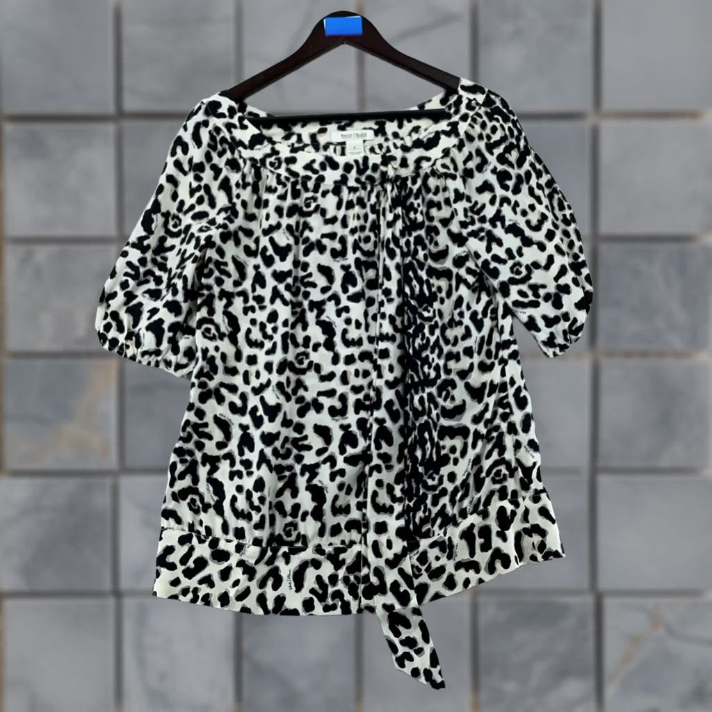 White House Black Market White House Black Market Blouse Top Womens S White Leopard Print Silk Tie Neck Size S / US 4 / IT 40 - 1 Thumbnail